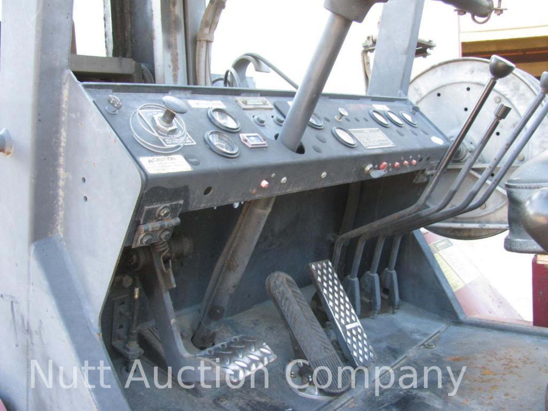 Taylor TE 40-30 Eagle Forklift Serial: S-P2-26106, Engine: Cummins Diesel, Hours: 1729 W/Extra - Image 2 of 28