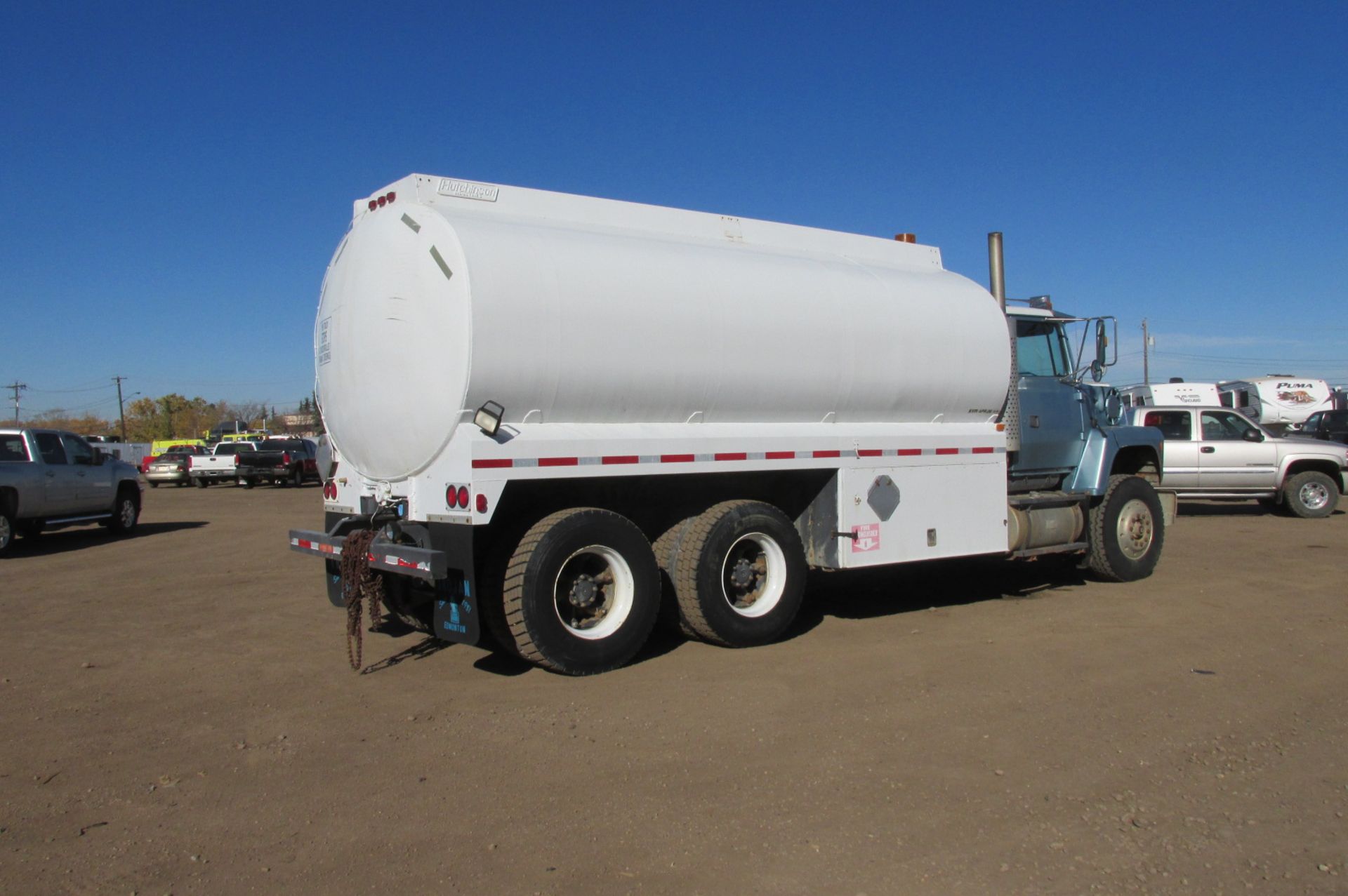 1996 FORD LNT8000F TA Â 8.3L L6 DIESEL 13 SPD STD SN:1FDYW82E3TVA27124 ODO:241710 KM ALBERTA - Image 2 of 8