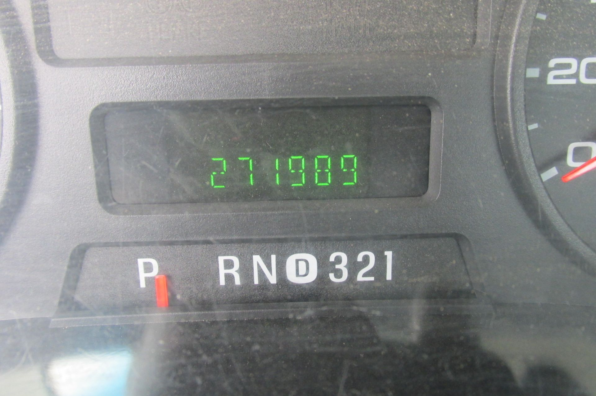2005 FORD F-550 REGULAR CAB 4WD DRW Â 6.0L V8 OHV 32V TURBO DIESEL AUTOMATIC SN:1FDAF57P85EC85927 - Image 7 of 10