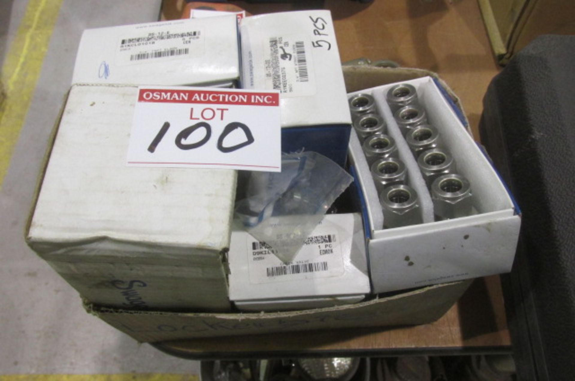 BOX OF ASSORTED SWAGELOCK HYDRAULIC FITTINGS