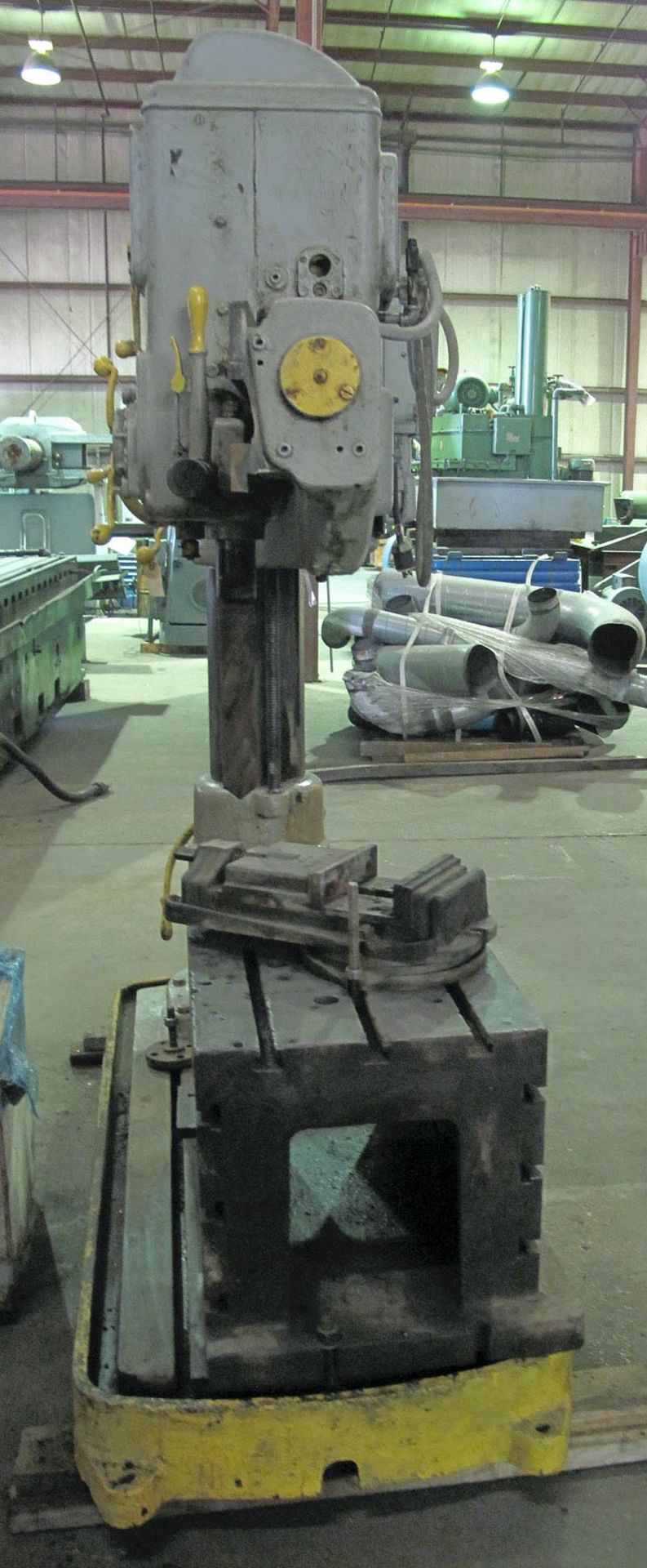 RADIAL DRILL, CINCINNATI 4ft X 9in, drills to ctr. of 96in circle, 4ftL. arm, 9in dia. column, spdl - Image 2 of 8