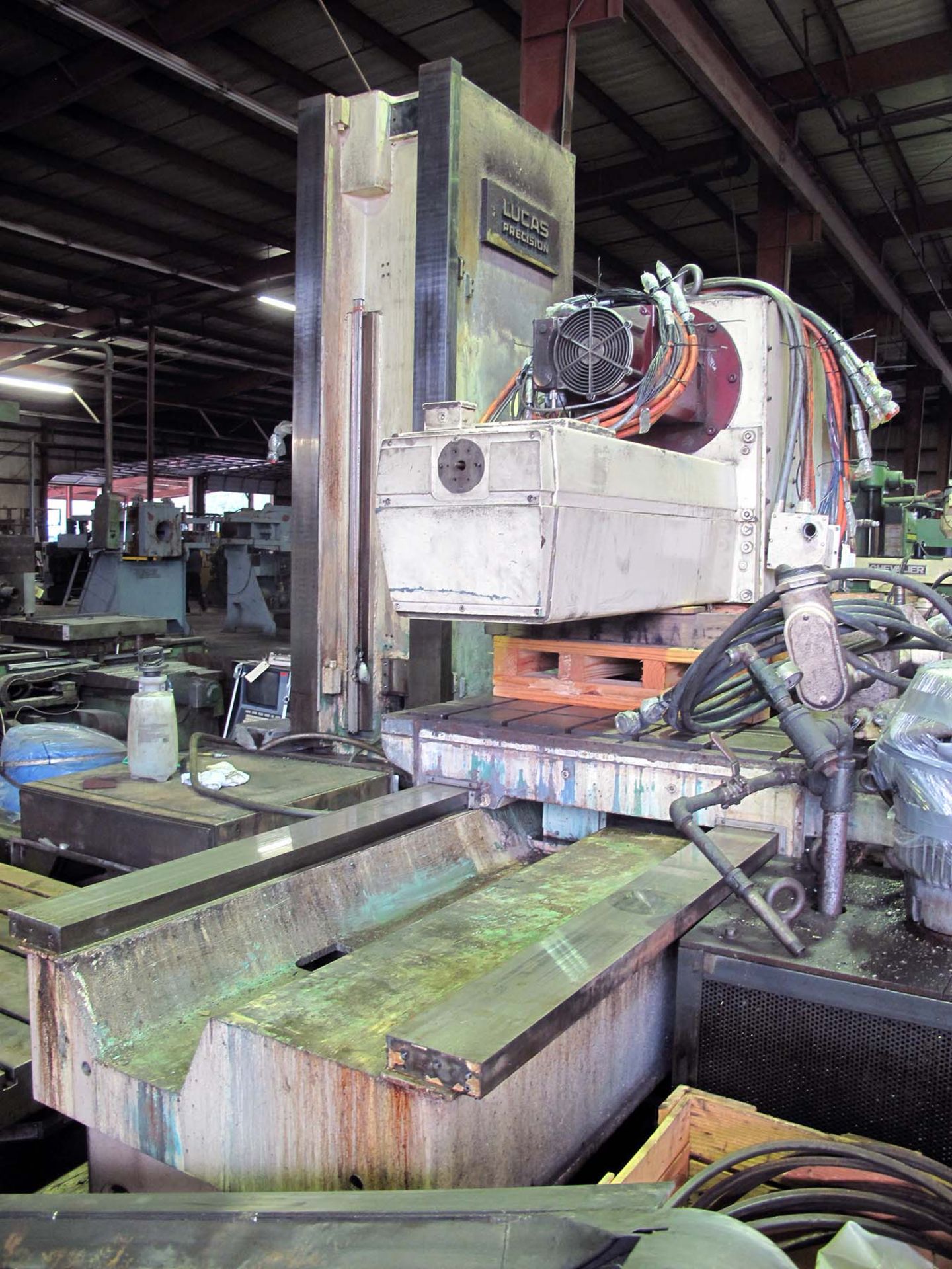 CNC TABLE TYPE HORIZONTAL BORING MILL, LUCAS 6", Mdl. 40T86, Giddings & Lewis 8000B CNC control, - Image 5 of 5