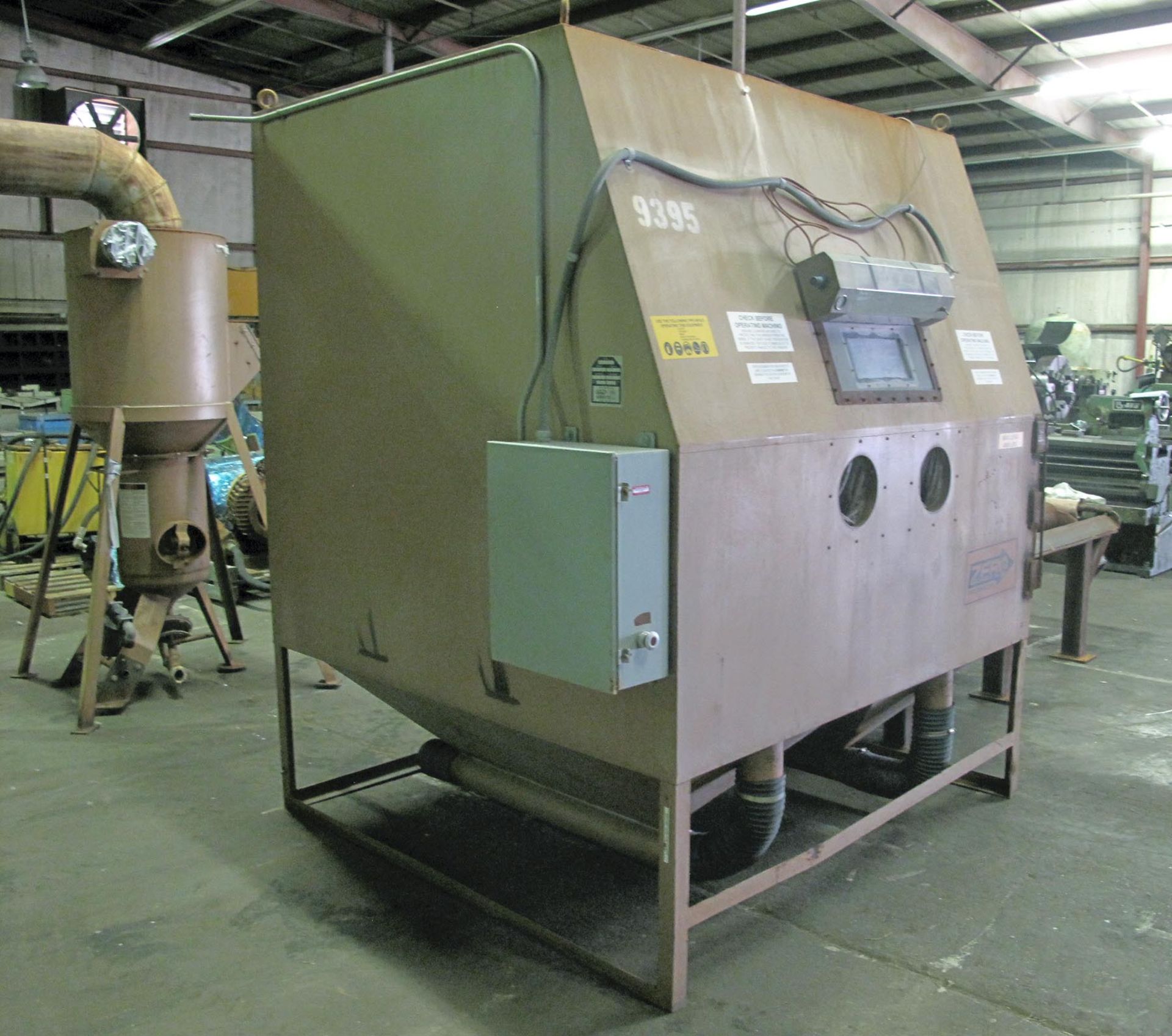 ABRASIVE BLAST MACHINE, CLEMCO INDUSTRIES MDL. 1642, 2.0 cu. ft. cap., Clemco Industries side - Image 3 of 8