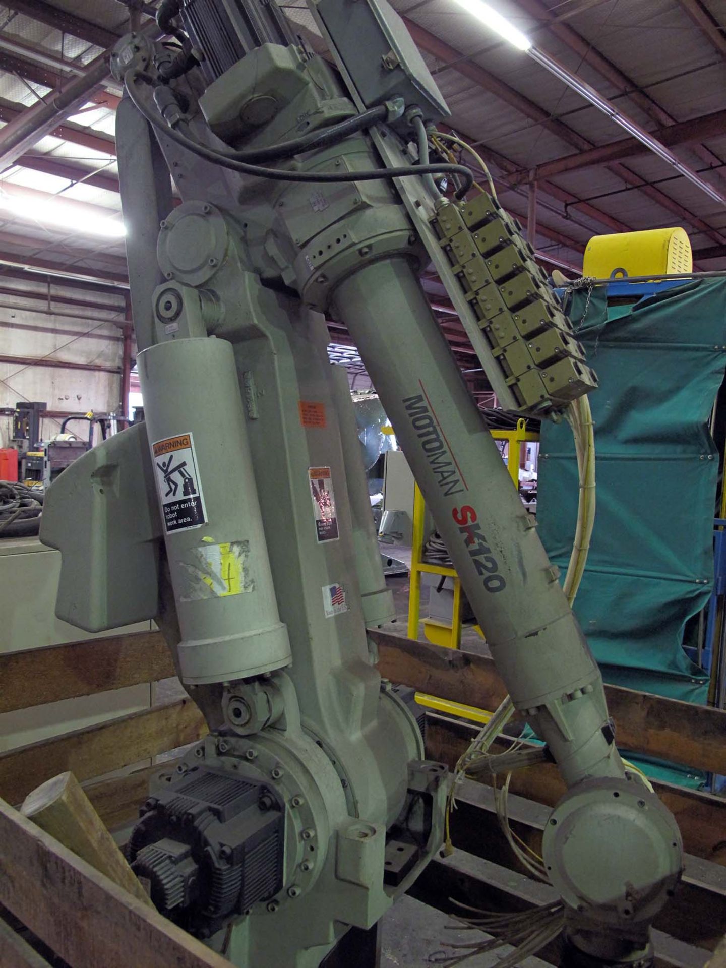 MANIPULATIVE & PALLETIZING WELDING ROBOT, MOTOMAN MDL. SUPER 120 - Image 4 of 4