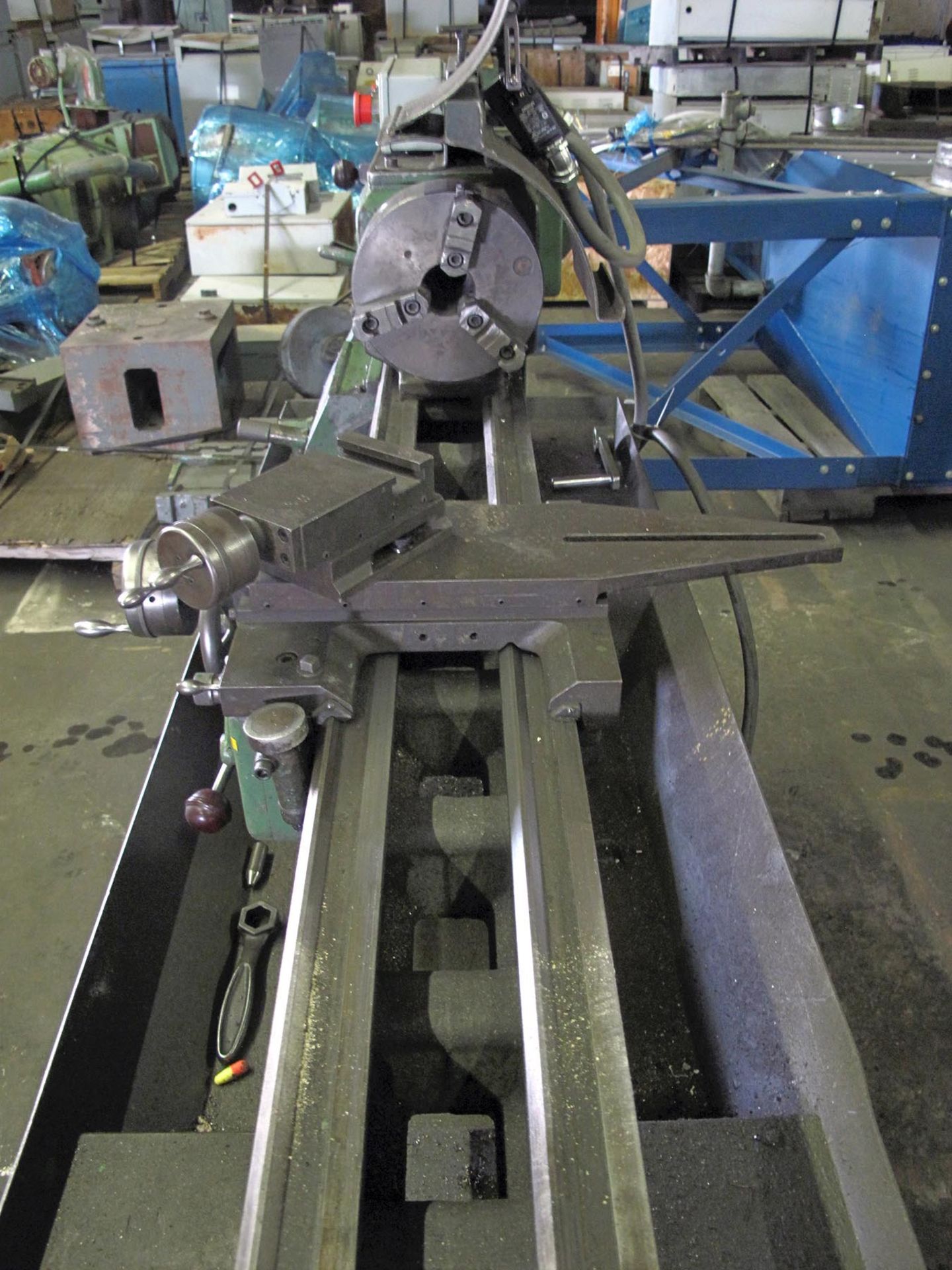 ENGINE LATHE, LOGAN 12" X 35", Mdl. 2557 V, 7" sw. over crosslide, 55"L. bed, 1.375" spdl. bore, - Image 6 of 7