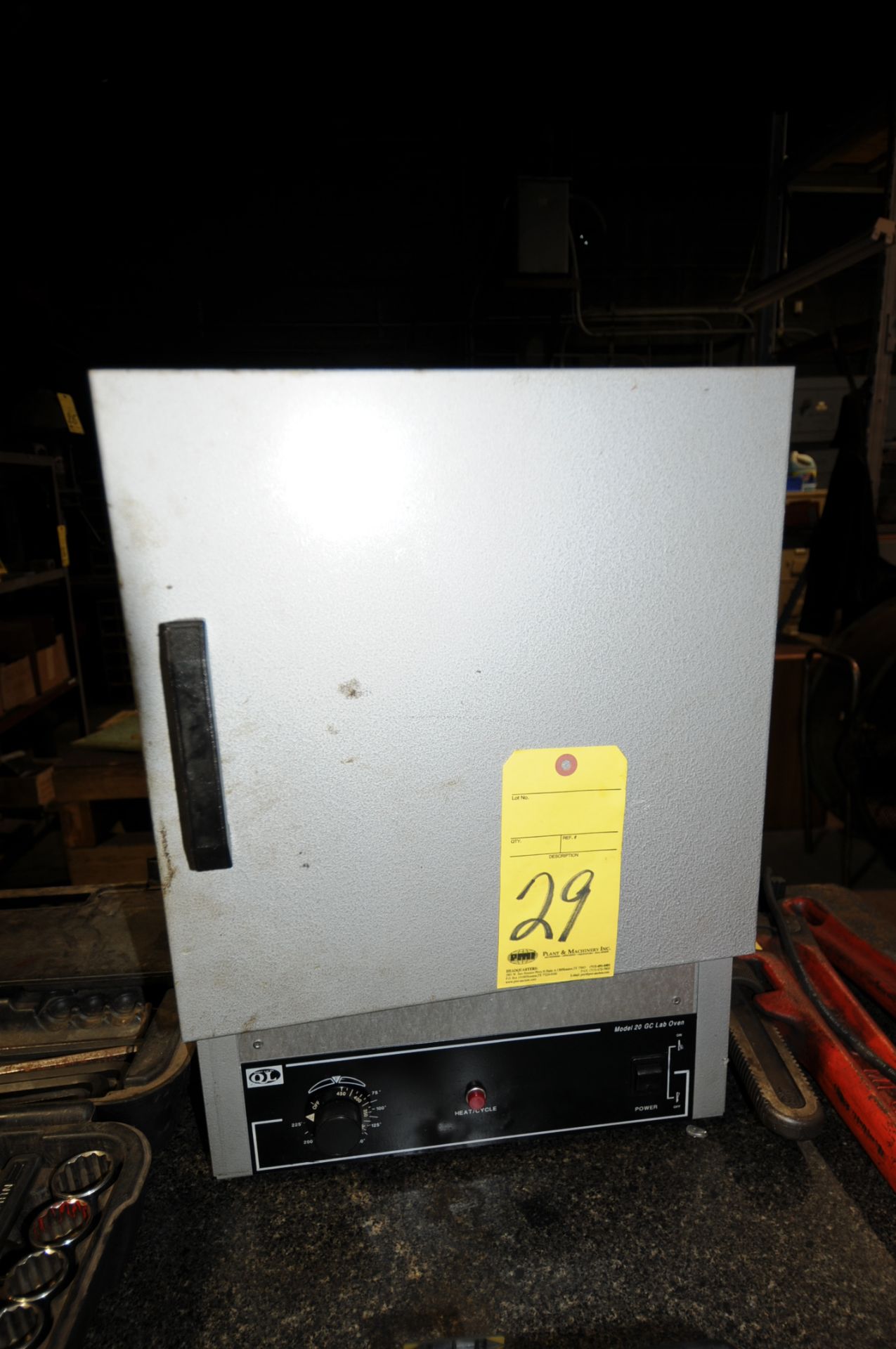 BENCH TYPE LABORATORY OVEN, GC MDL. 20, 450 deg. F. max. temp.