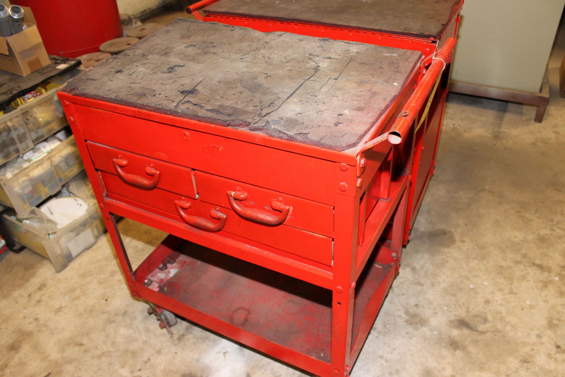 ROLLING TOOL CABINET, w/drawers  (Location D)
