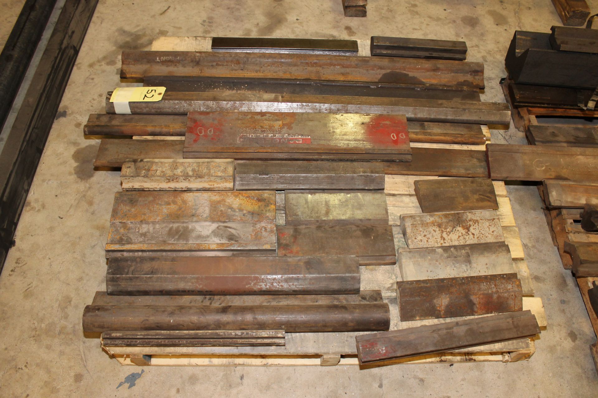 LOT OF VEE DIES & ROUNDING DIES  (Location D)