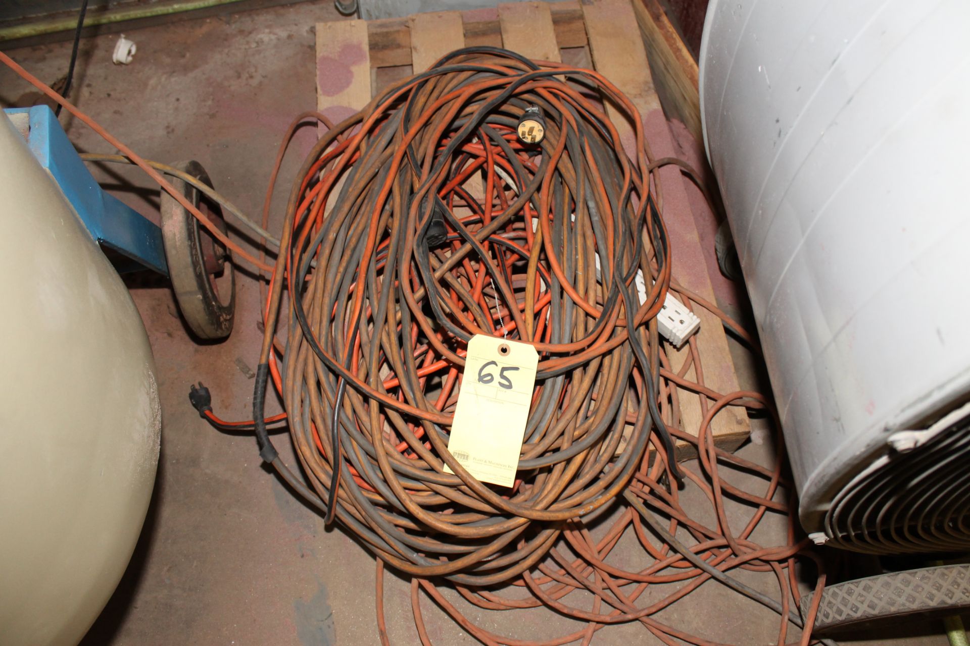 LOT OF ELECTRICAL CORDS  (Location D)