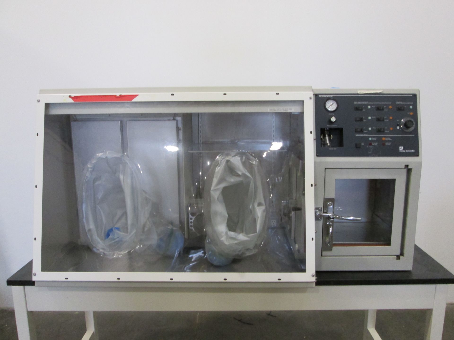 Forma Scientific Anerobic Glove Box Incubator System