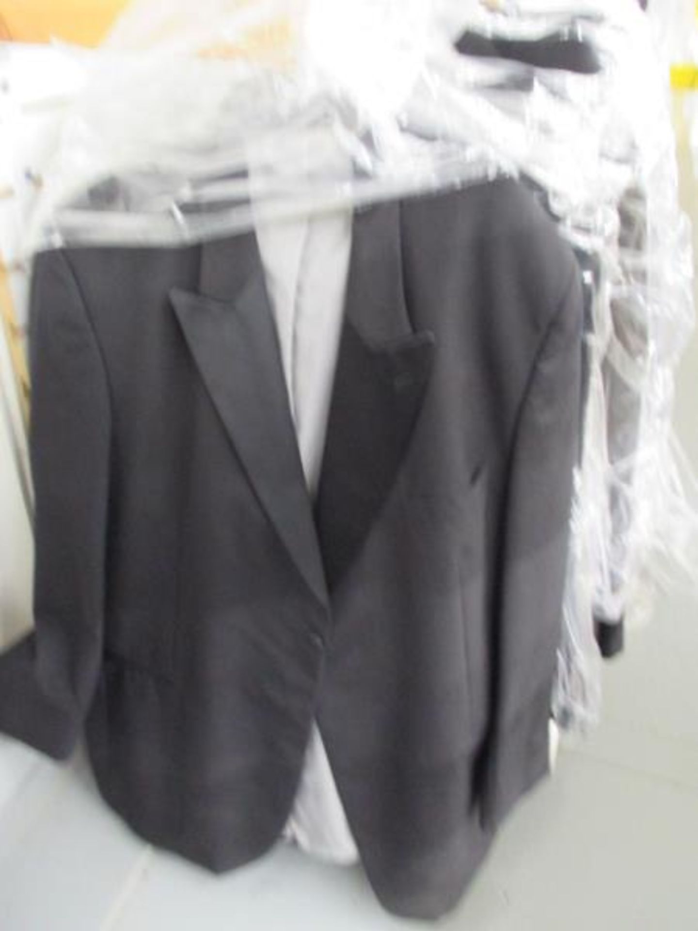 Lot Rental Mens Tux Jackets, Black, White, Dual Color, Etc, Approx. 1000 - Image 16 of 25