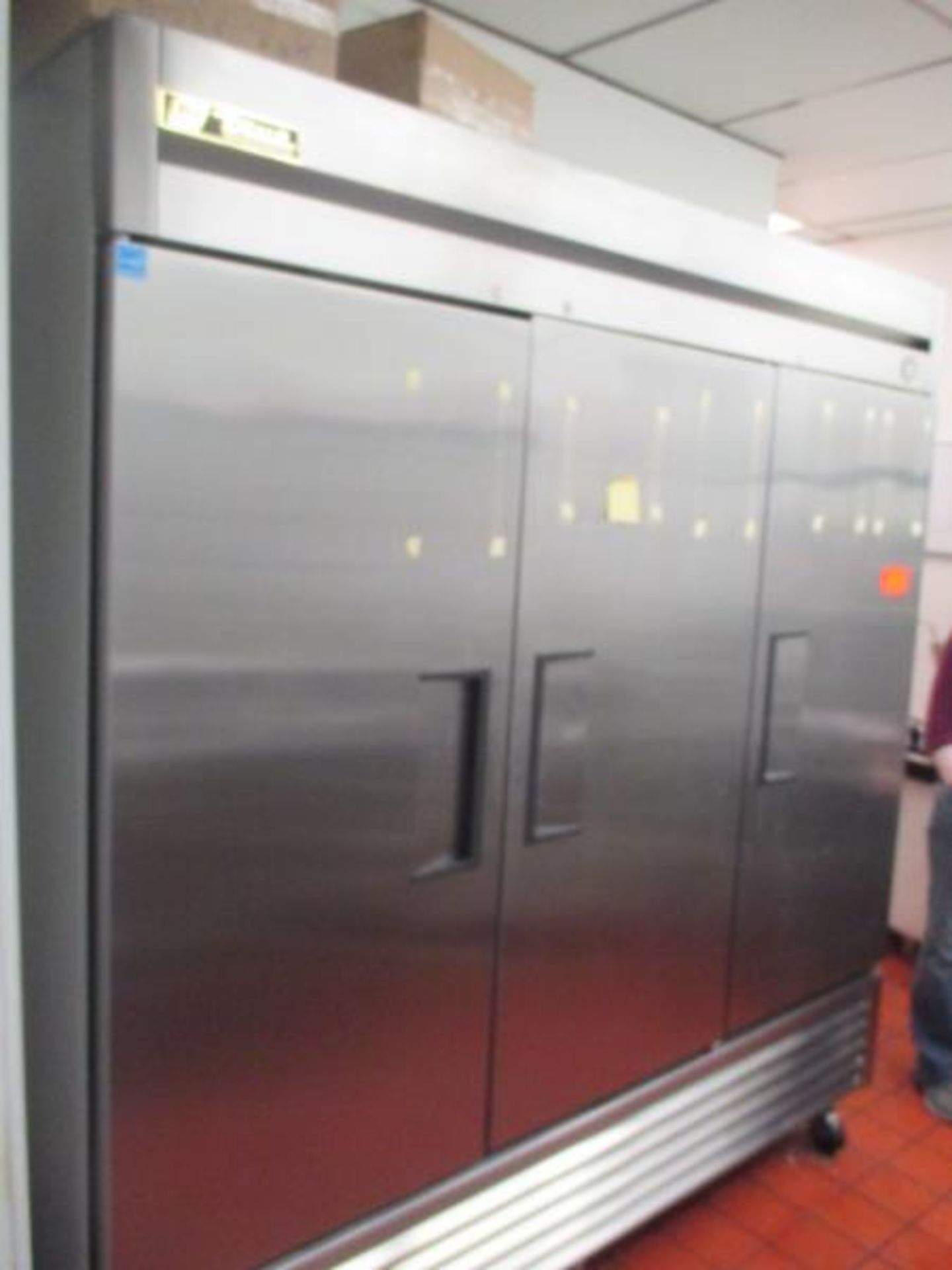 Three Door Reach In Refrigerator by True, Model: T-72, SN: 7266711 - Image 2 of 3