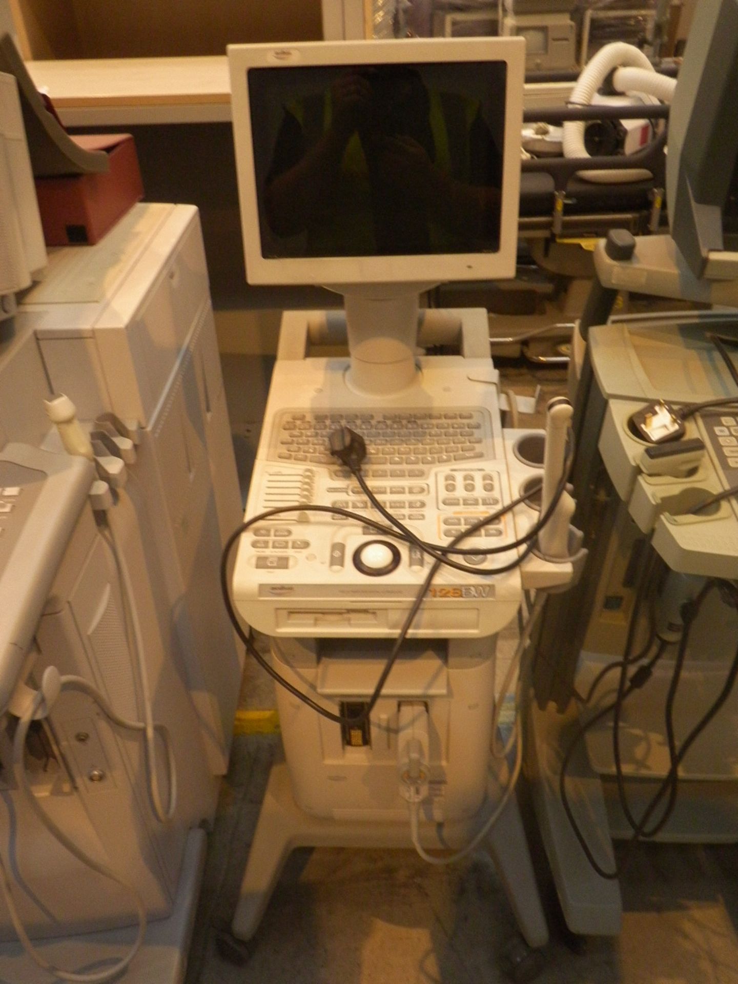 Medison SA-6000II Ultrasound Scanner with One Transducer (EC4-9ES) *Tested Working*