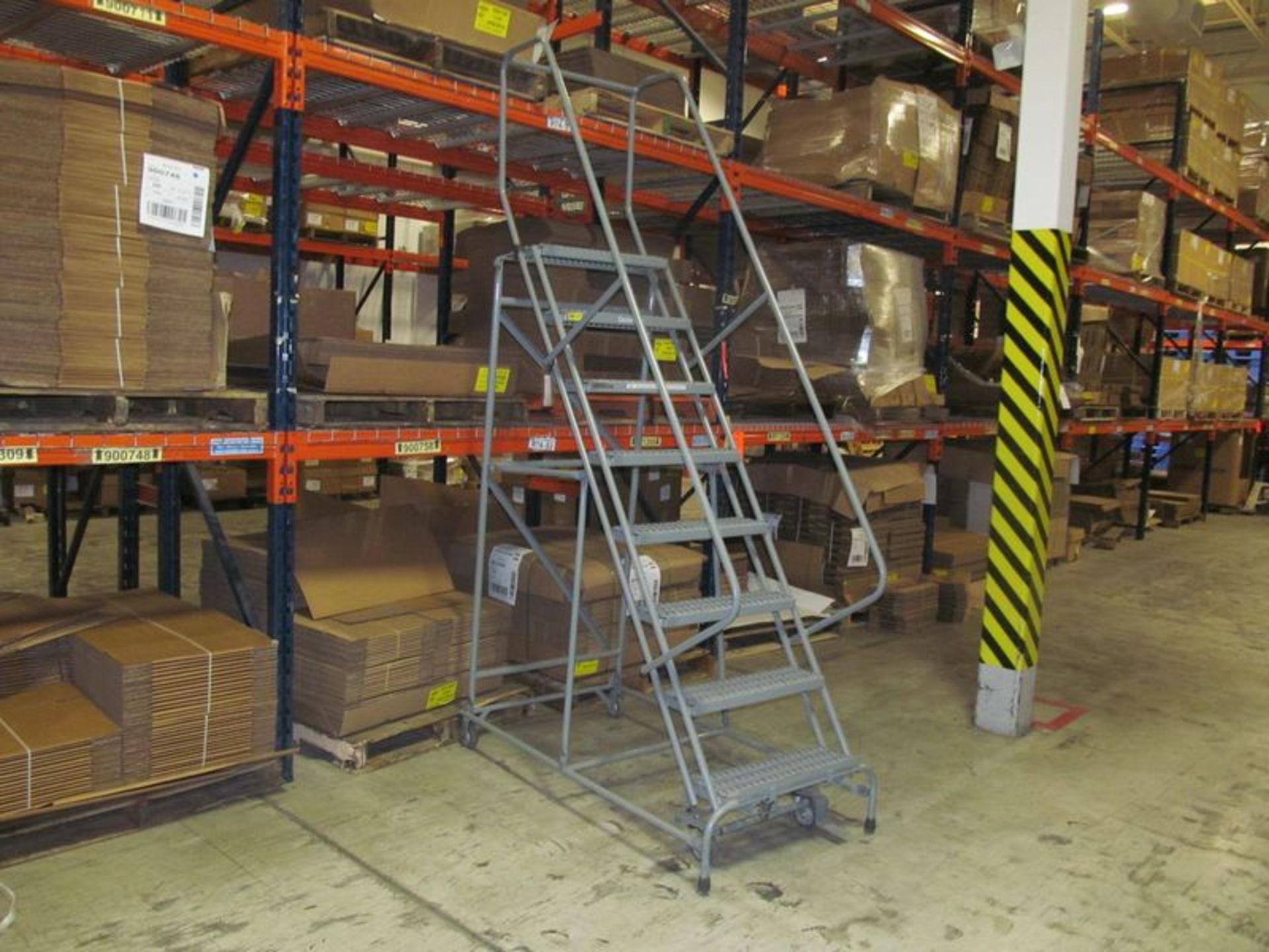 Cotterman 8-step portable shop ladder - Image 3 of 4