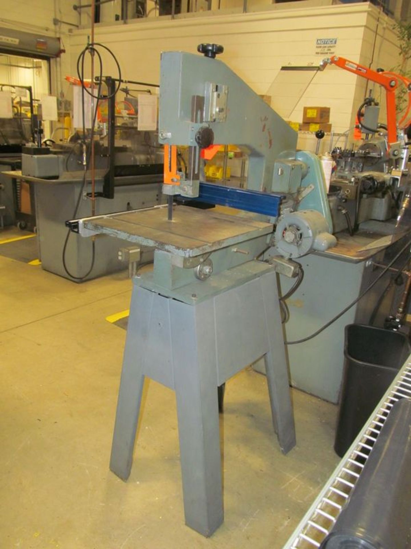 Dayton 16" vertical band saw, 1/2 HP, 1 PH, with 3 wheel cutting speed and Kreg precision band saw - Image 2 of 3