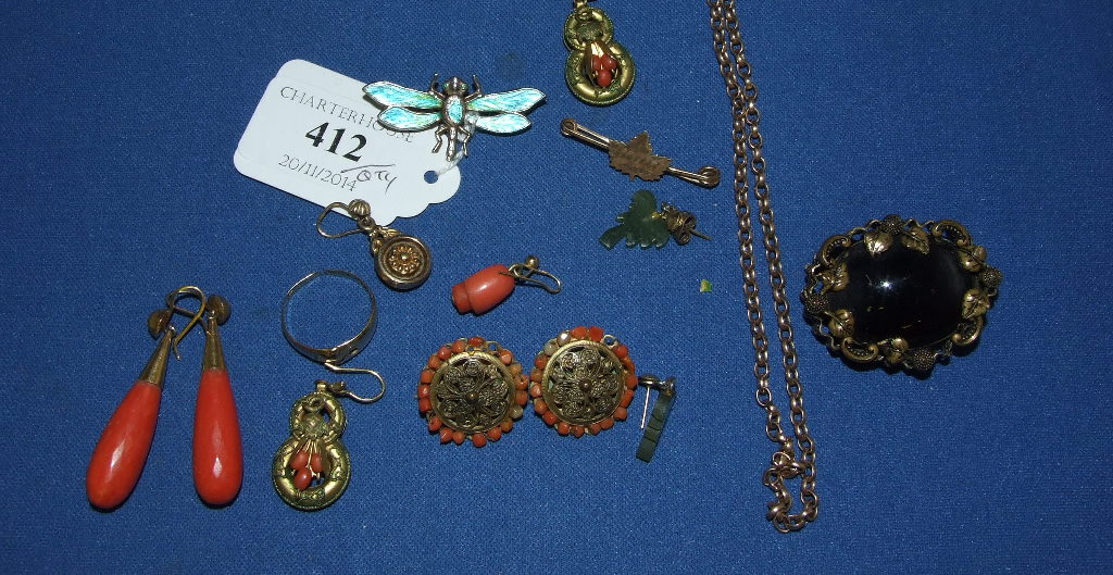 A 9ct gold chain, approx. 13.9 g, a silver and enamel brooch, a pair of coral earrings and other