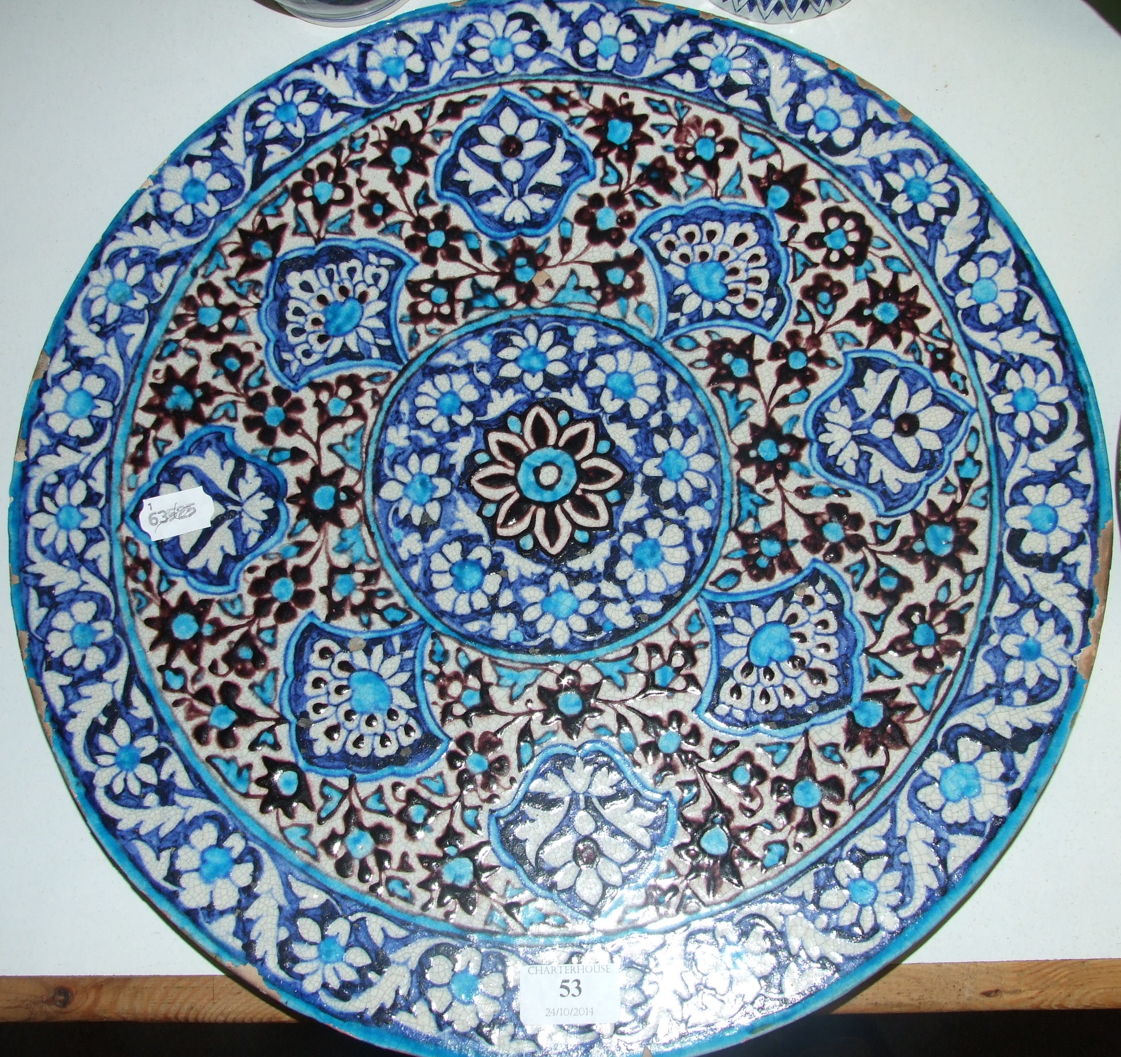 An Iznik charger, 47 cm diameter