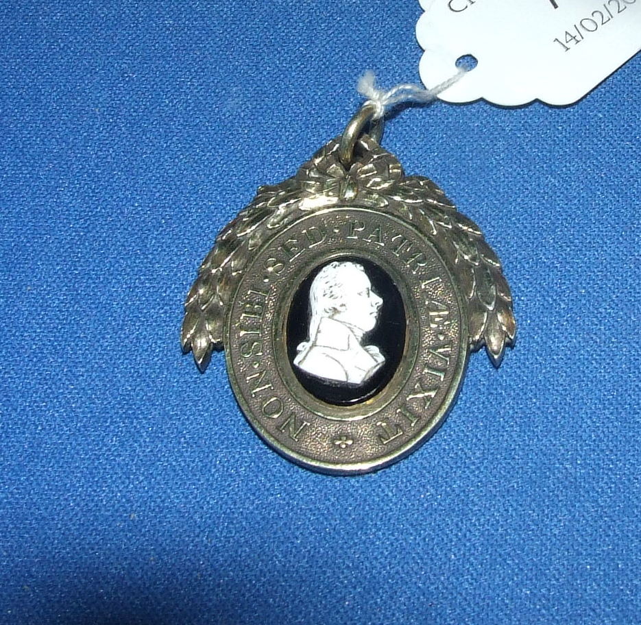 A 19th century Pitt Club medallion, issued to James Bell Esq, 5 cm high Condition report Report by