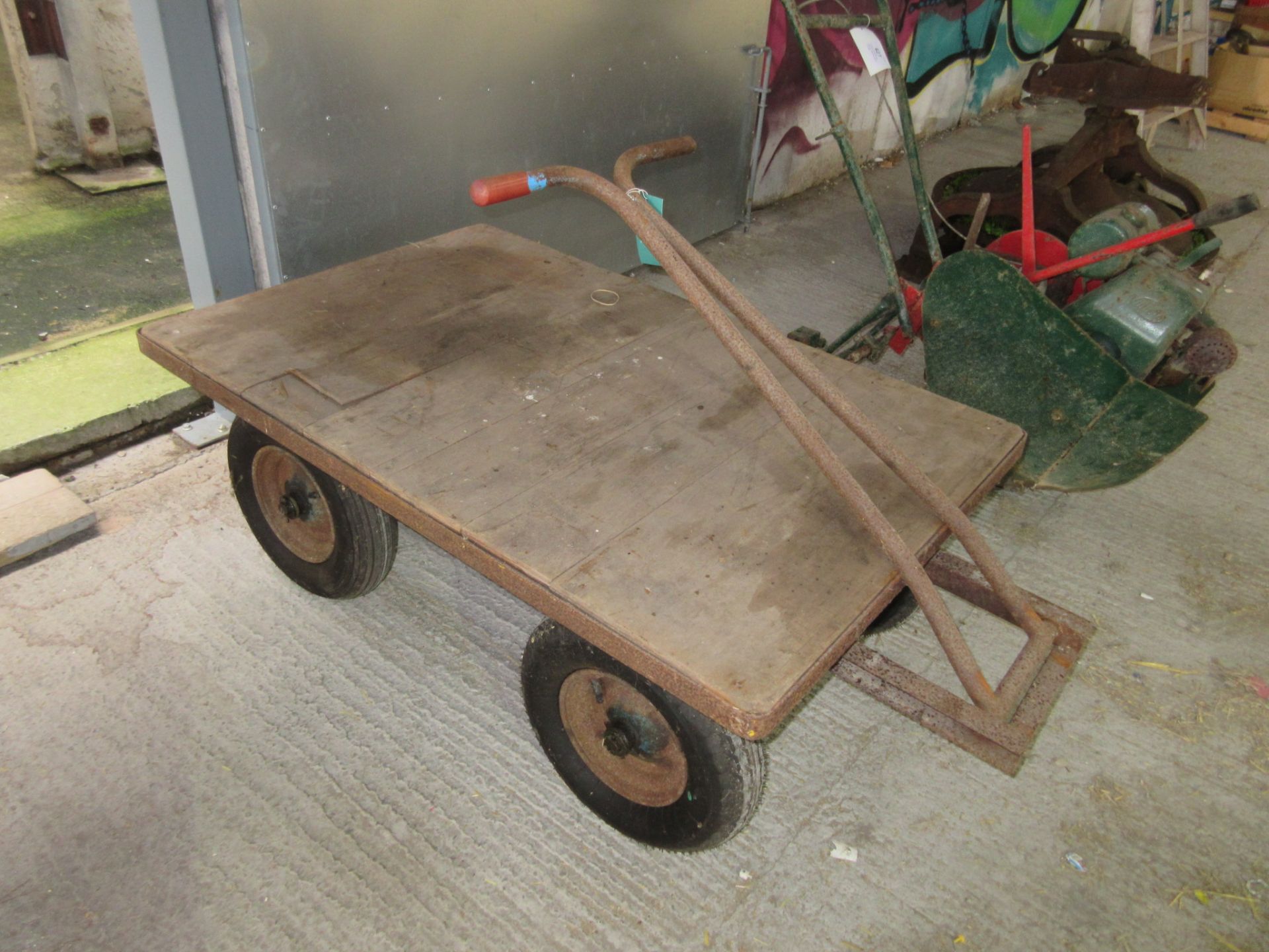 Four wheeled wooden trolley on pneumatic tyres - Image 2 of 2