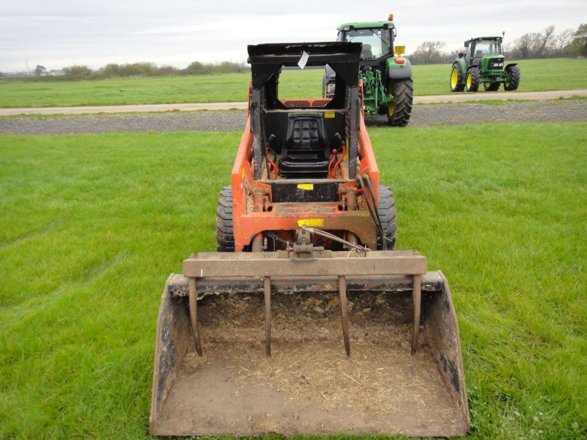 Thomas Skid Steer One Owner - Image 3 of 10