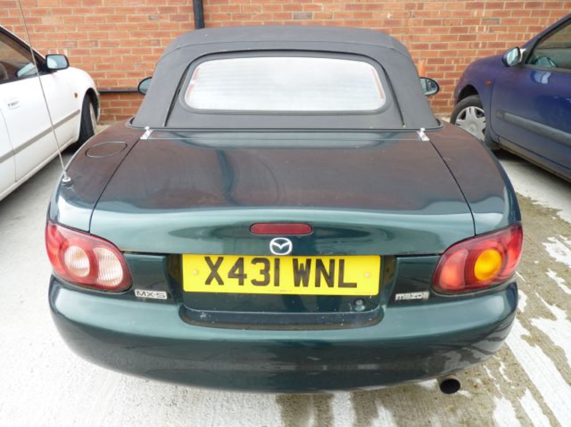 X PLATE MAZDA MX5 SOFT-TOP CONVERTIBLE; 1.8 PETROL; 107163 RECORDED MILES; REG X431 WNL; TAX - Image 3 of 7
