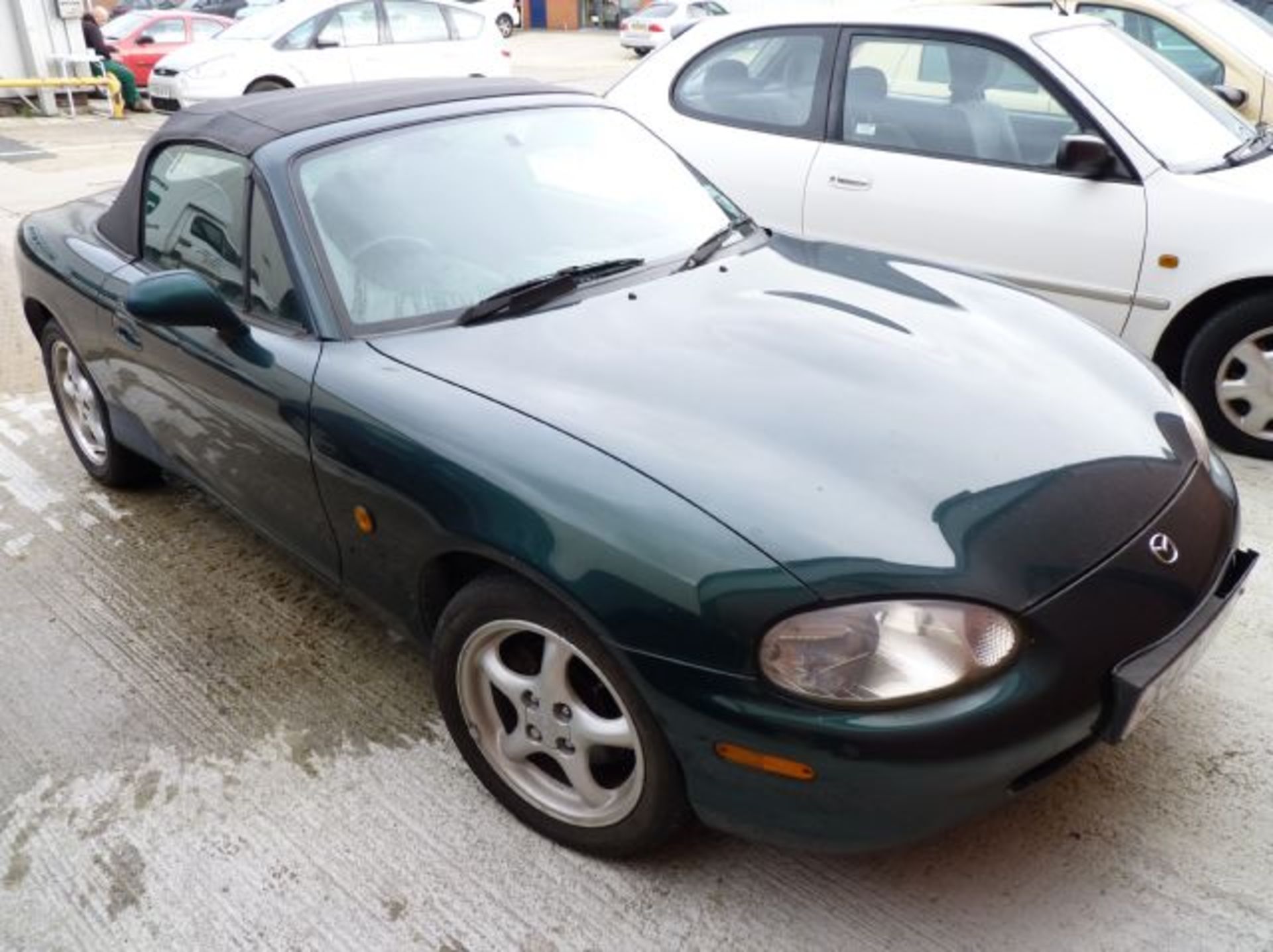 X PLATE MAZDA MX5 SOFT-TOP CONVERTIBLE; 1.8 PETROL; 107163 RECORDED MILES; REG X431 WNL; TAX - Image 7 of 7