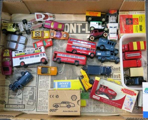 "Click here to bid.  A box of assorted cars, mostly Diecast examples (est. £20-£40)"
