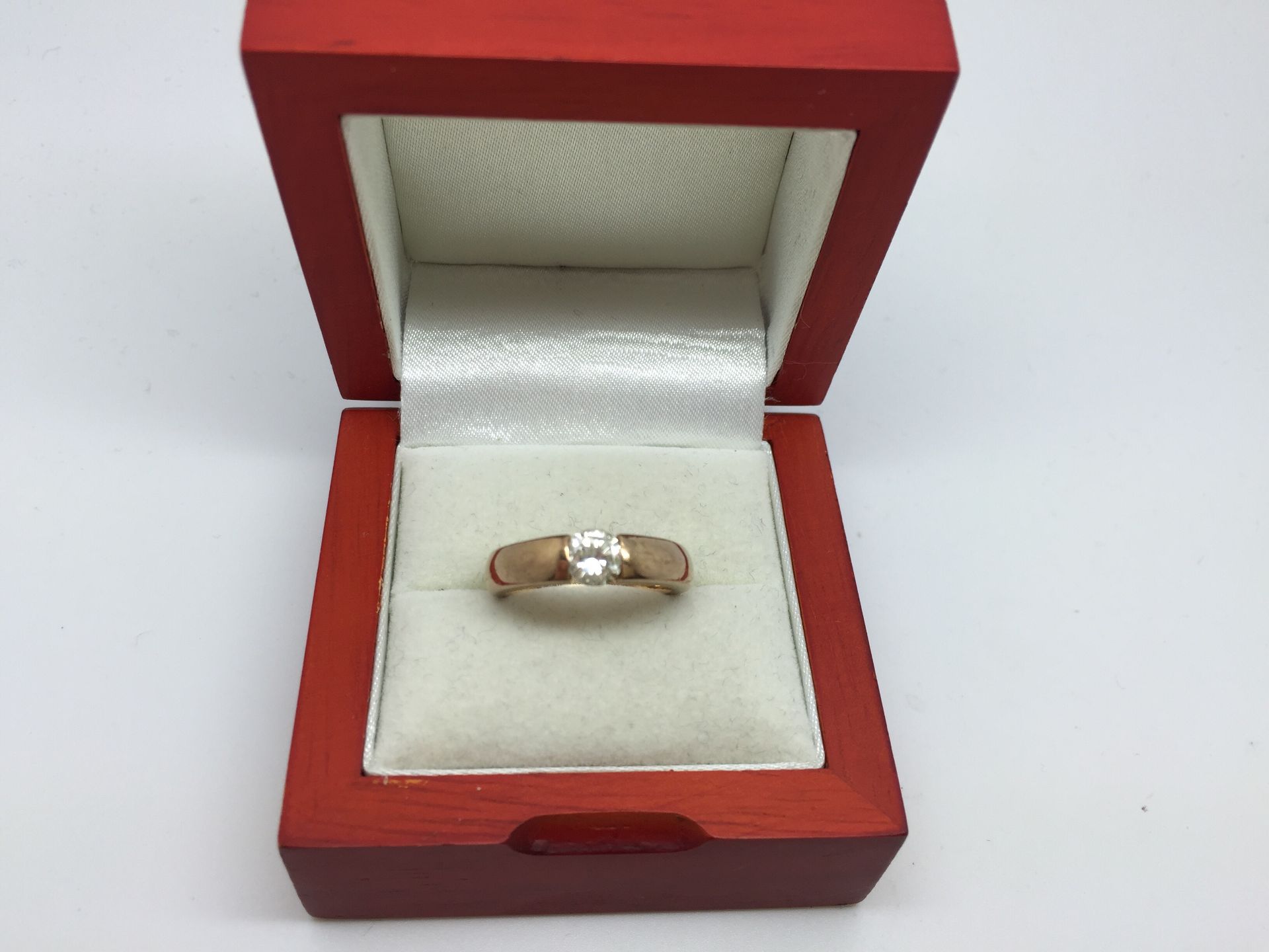 9ct GOLD DIAMOND BAND SET WITH 0.50ct DIAMOND