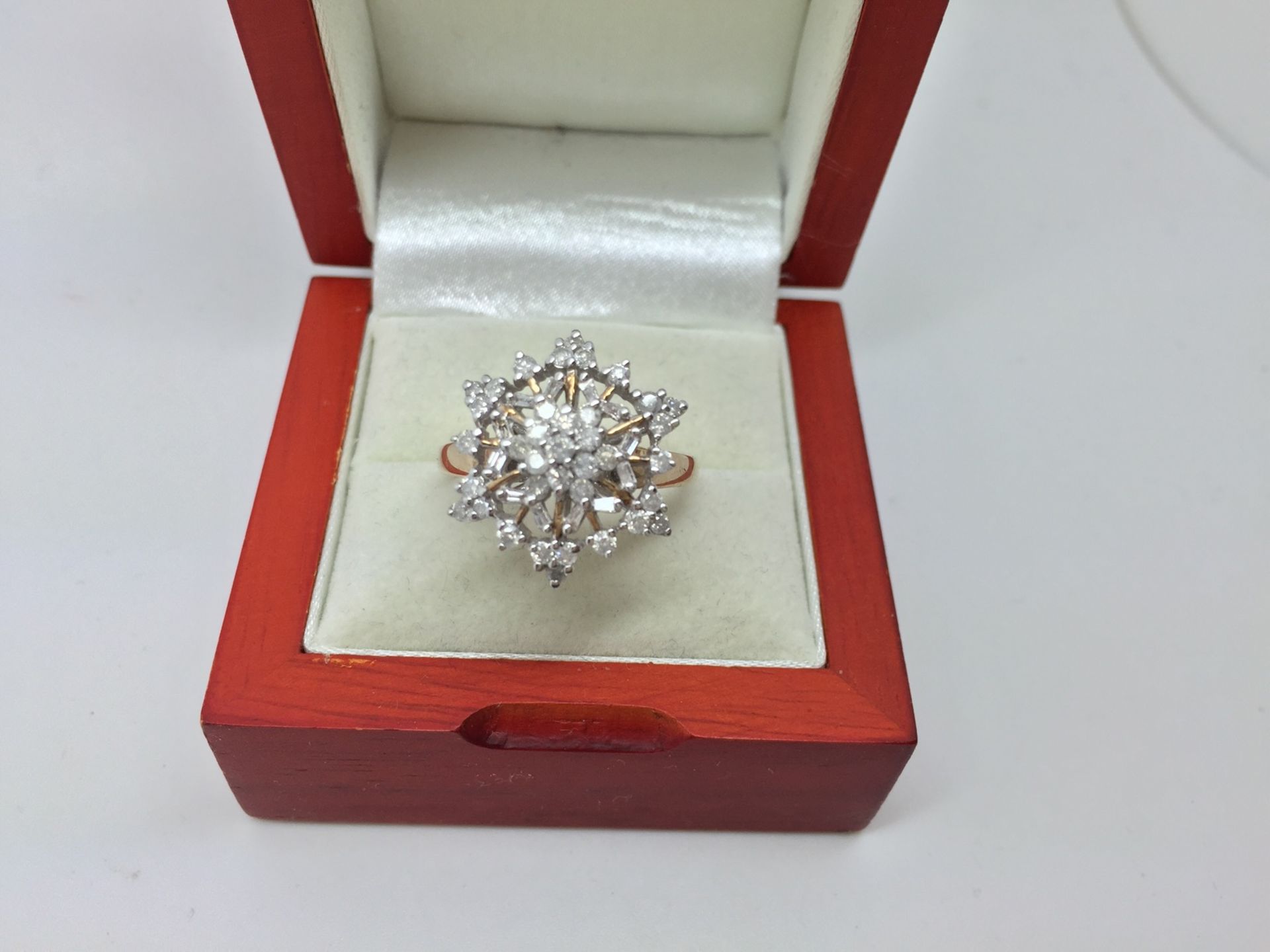 9ct GOLD DIAMOND SNOWFLAKE RING SET WITH APPROX 1.20cts - Image 3 of 3