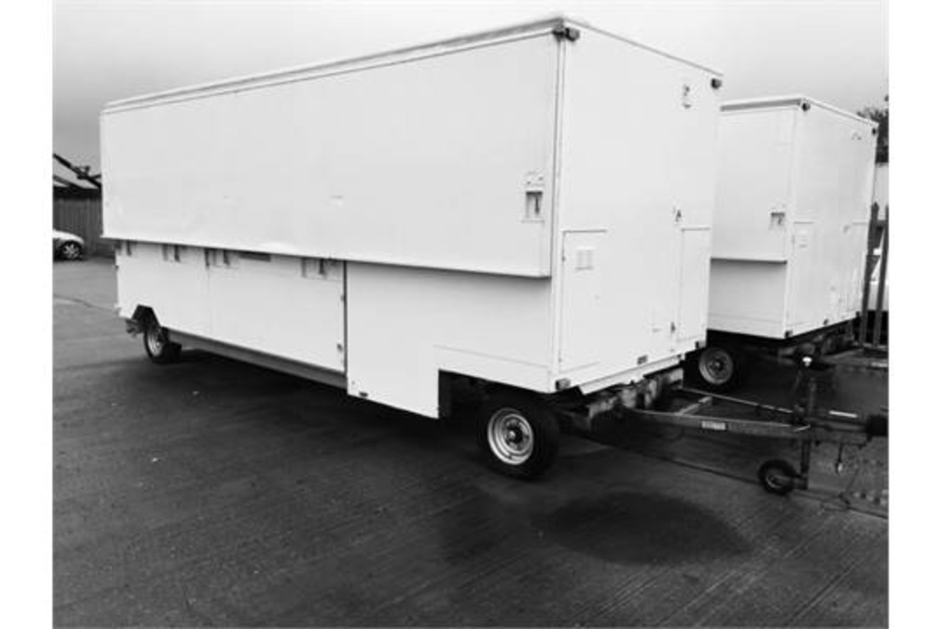 EXHIBITION UNIT / TRAILER - Image 4 of 19