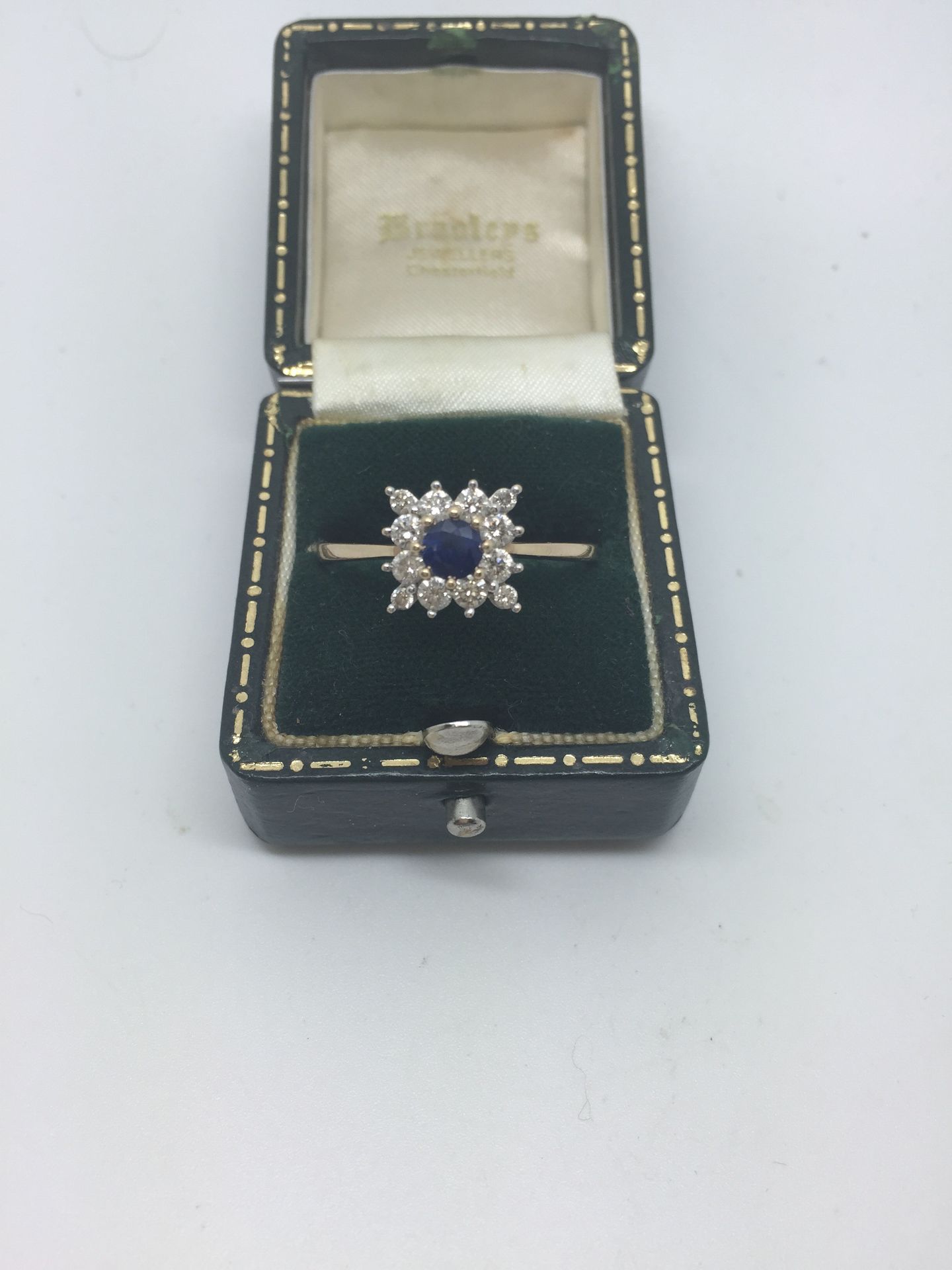 STUNNING VINTAGE 9ct GOLD DIAMOND & SAPPHIRE RING - Image 2 of 2