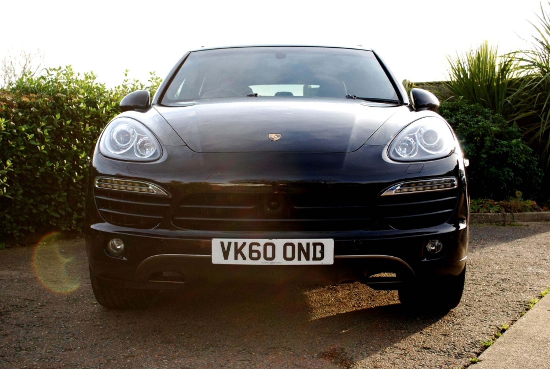 *INCREDIBLE SPEC* 2010 60' Reg Porsche Cayenne S Hybrid in Jet Black Metallic 68k - Image 3 of 18