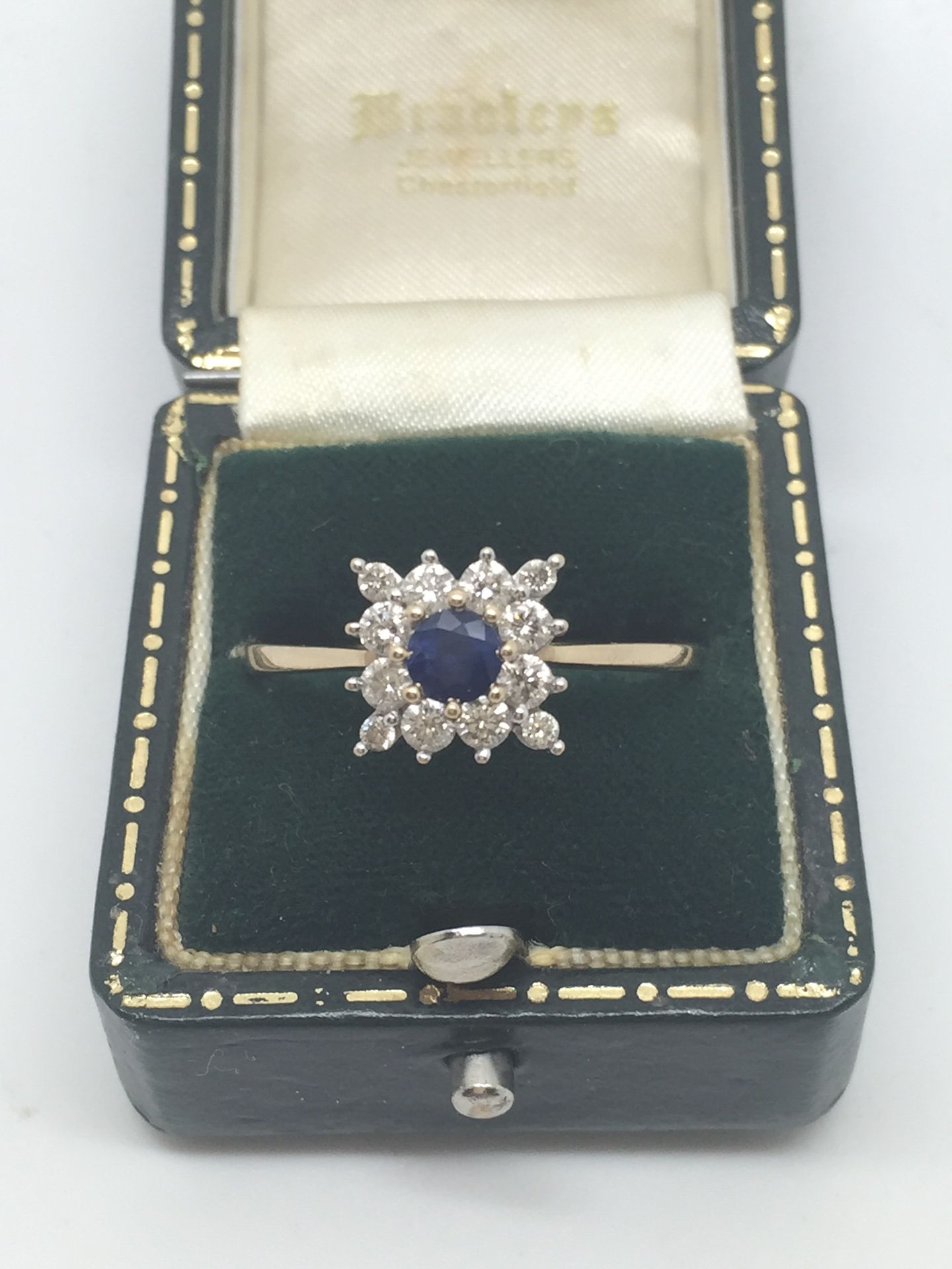 STUNNING VINTAGE 9ct GOLD DIAMOND & SAPPHIRE RING