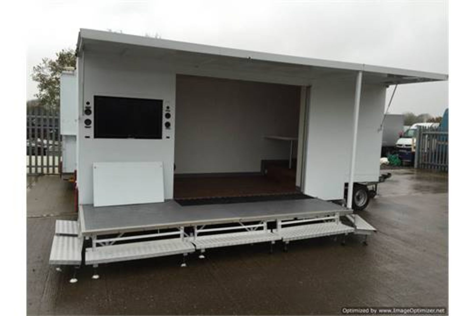 EXHIBITION UNIT / TRAILER - Image 3 of 19