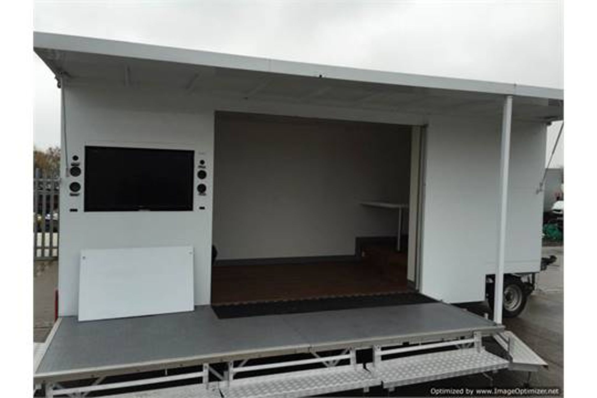 EXHIBITION UNIT / TRAILER - Image 10 of 19