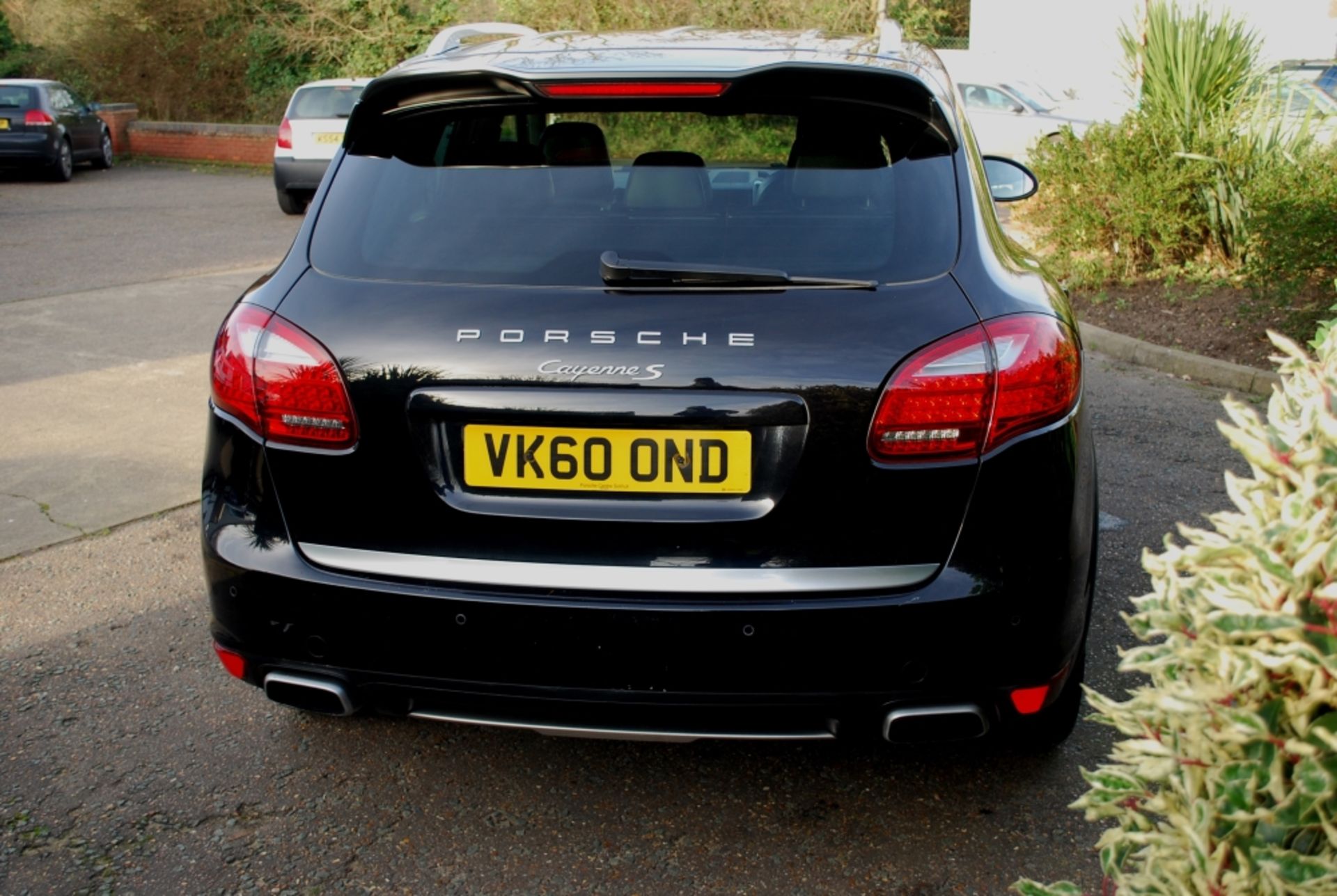 *INCREDIBLE SPEC* 2010 60' Reg Porsche Cayenne S Hybrid in Jet Black Metallic 68k - Image 4 of 18