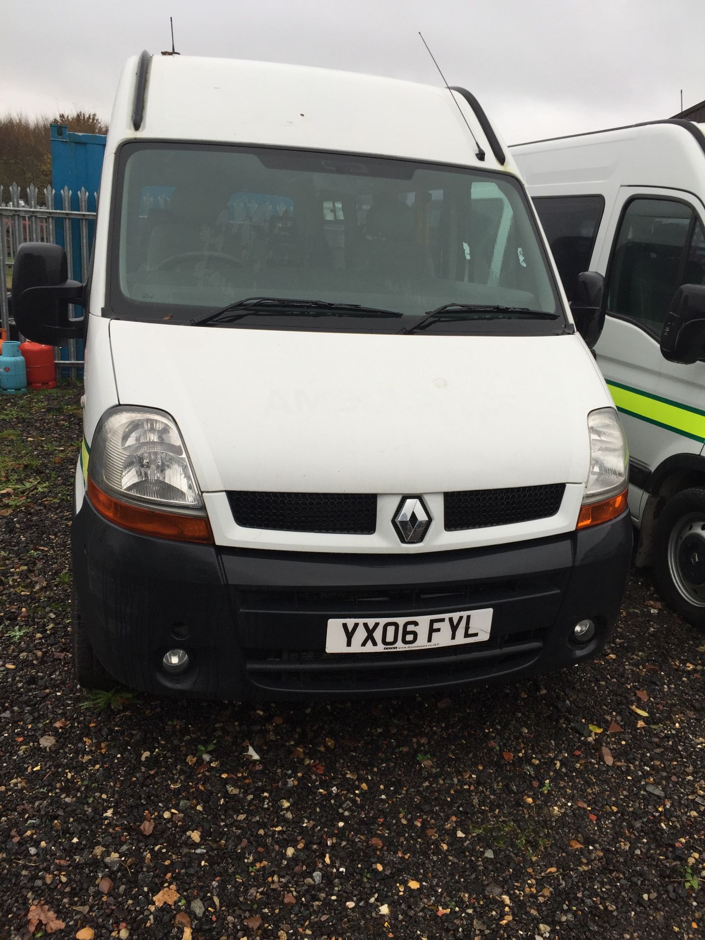 2006 06 REG RENAULT MASTER DCI 100 MINIBUS / AMBULANCE - Image 2 of 7