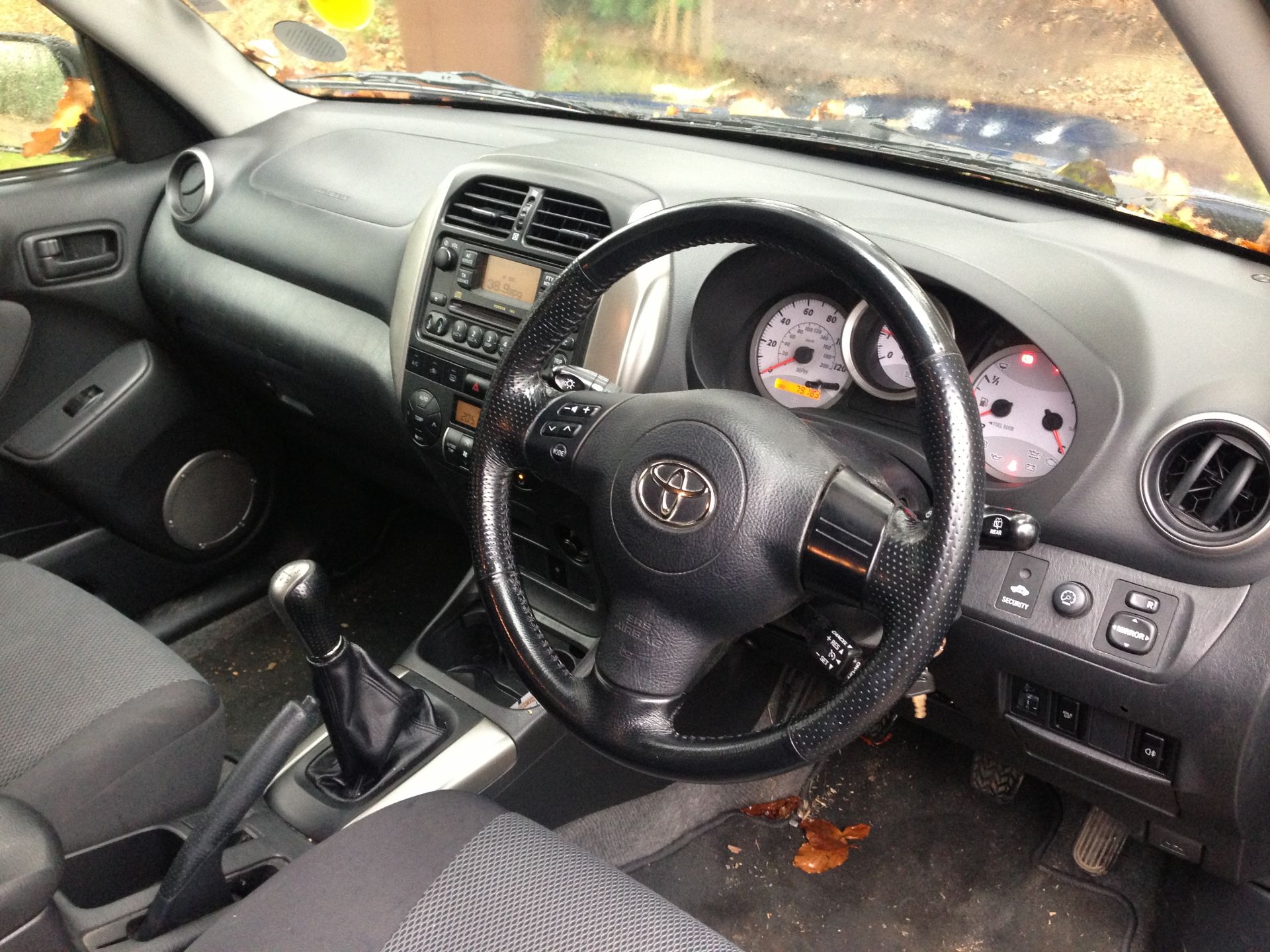 TOYOTA RAV 4 XT-R D-4D ESTATE 2.0 DIESEL 79k MILES - Image 14 of 21