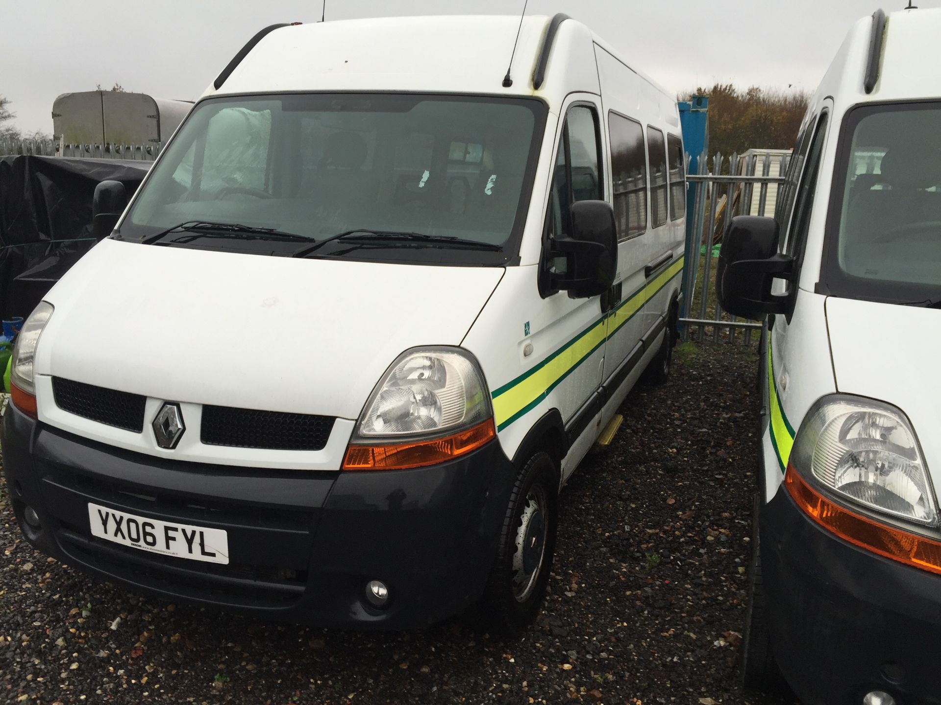 2006 06 REG RENAULT MASTER DCI 100 MINIBUS / AMBULANCE - Image 3 of 7