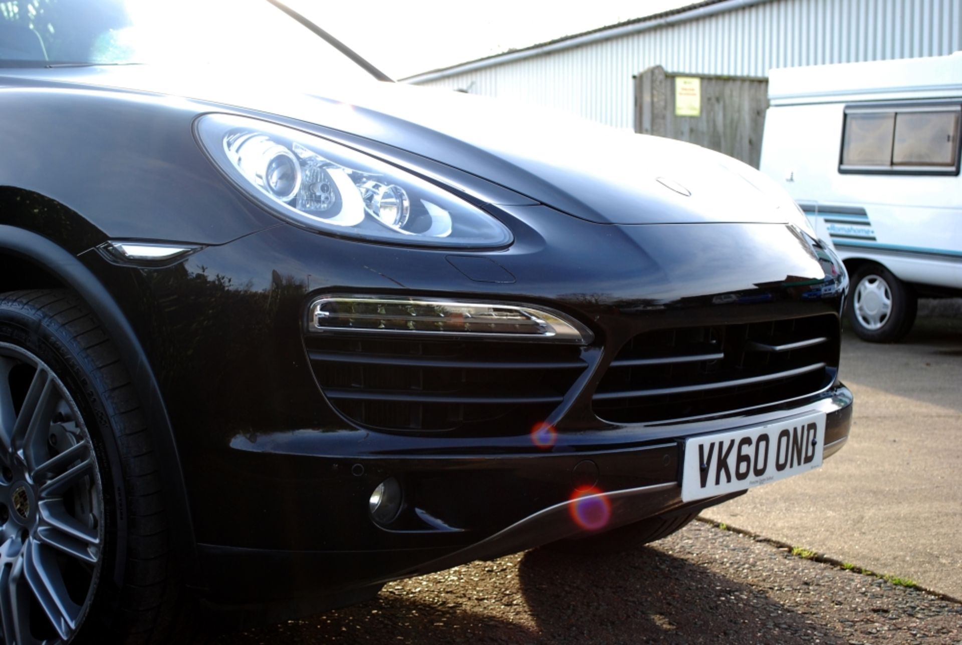 *INCREDIBLE SPEC* 2010 60' Reg Porsche Cayenne S Hybrid in Jet Black Metallic 68k - Image 15 of 18