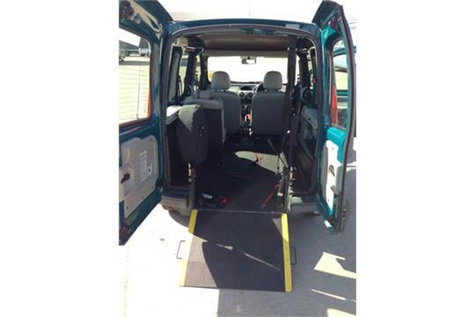 2008 08 REG RENAULT KANGOO DISABLED ACCESS CAR  31k - Image 6 of 18