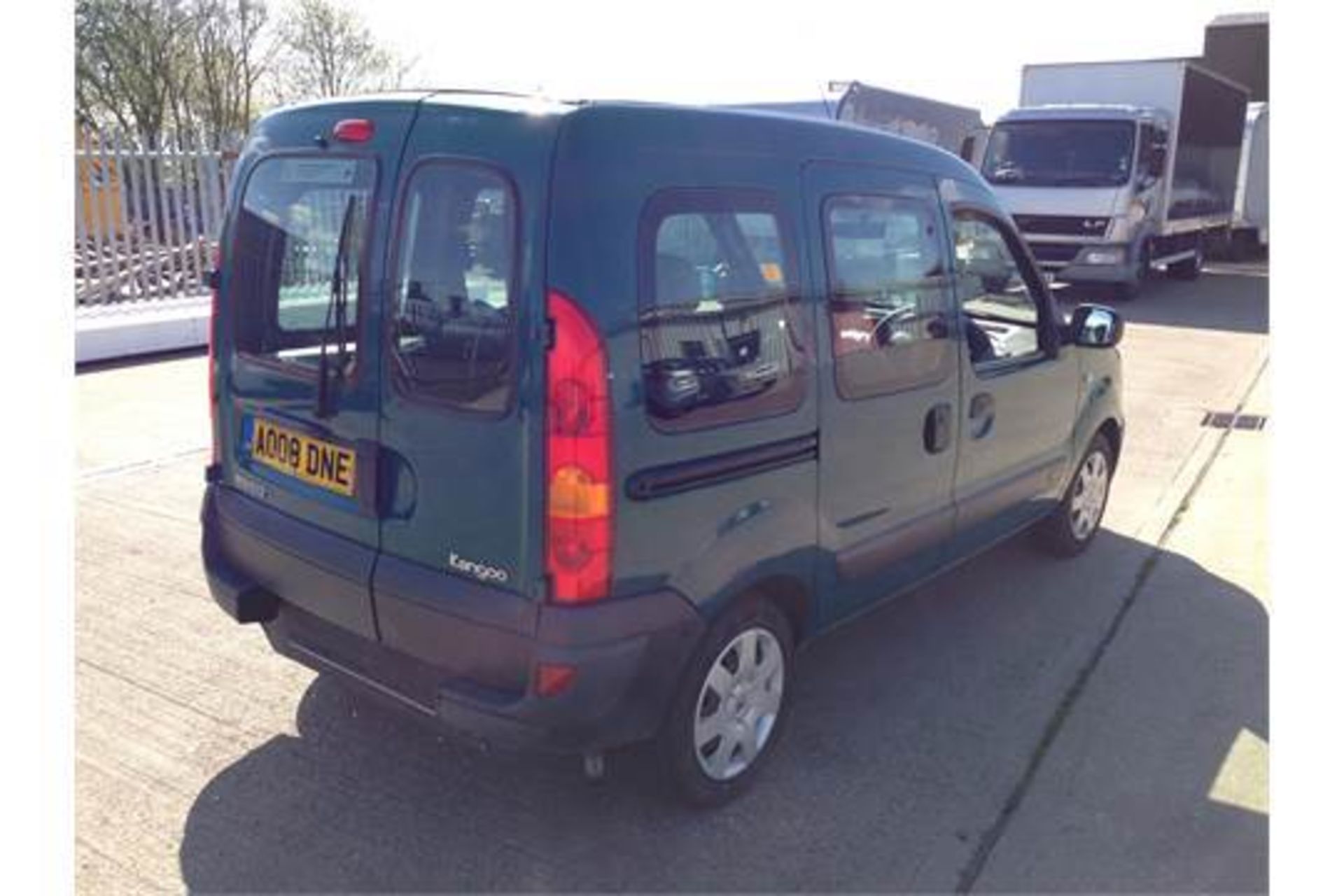 2008 08 REG RENAULT KANGOO DISABLED ACCESS CAR  31k - Image 3 of 18