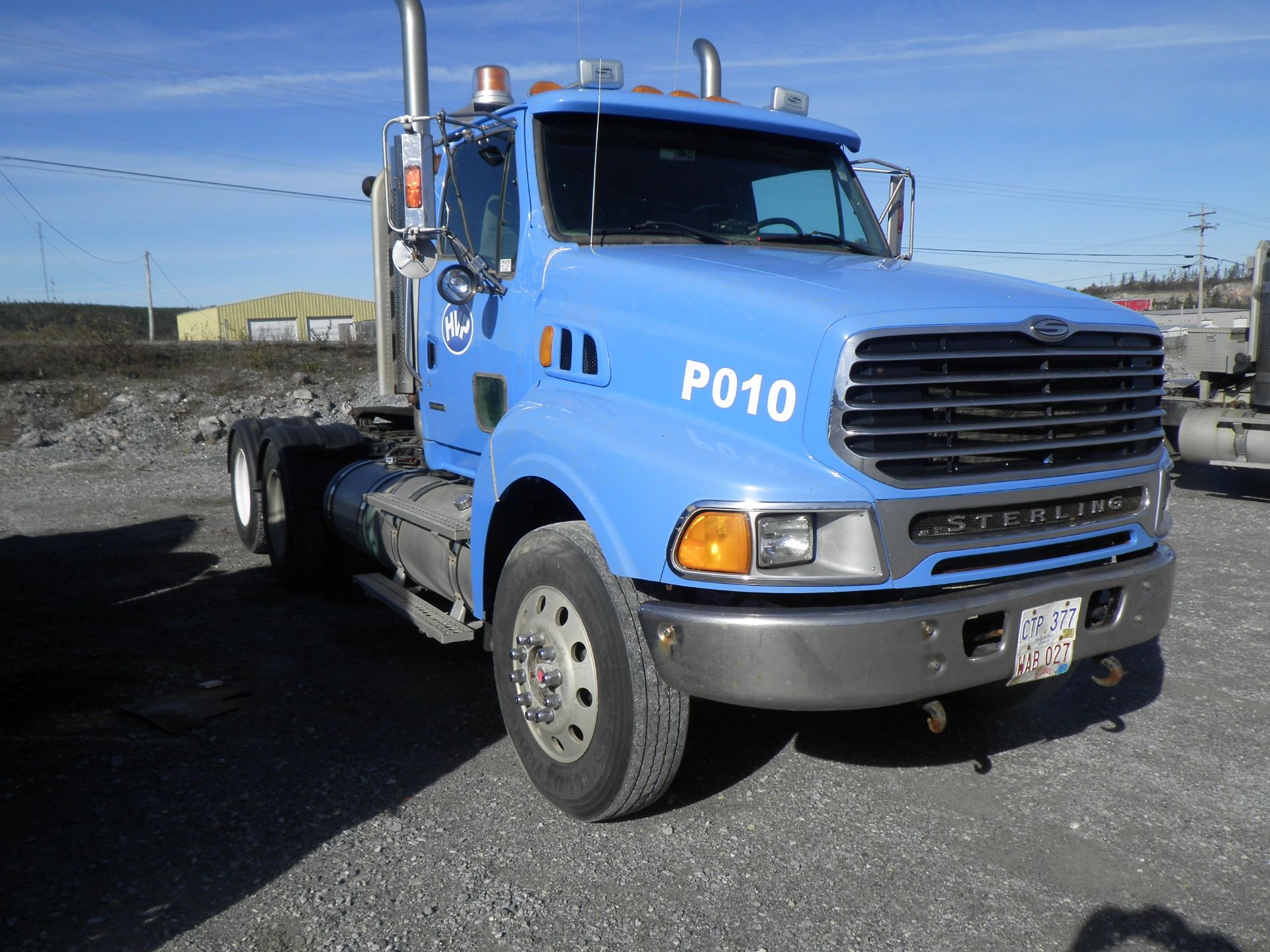 2007 STERLING MODEL LT9500 SERIES T/A TRUCK TRACTOR S/N 2FWJAZAV27AW89201 W/ DAY CAB, 379,759 KM - Image 4 of 4