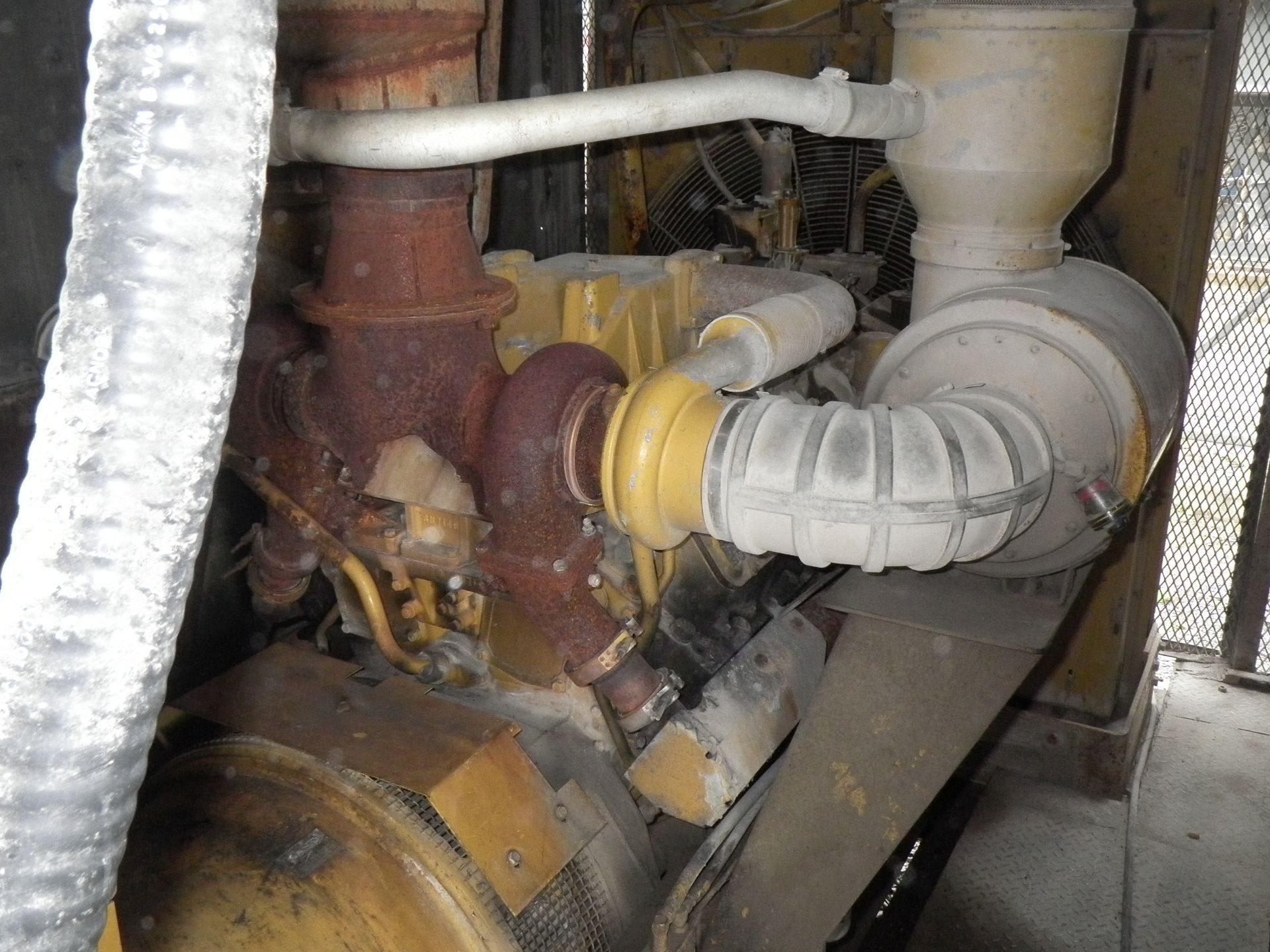 1992 CATERPILLAR MODEL 3412TA, 545 KVA, 480 VOLT, SKID MOUNT GENERATOR, S/N 81Z13205  (TO BE REMOVED - Image 4 of 7