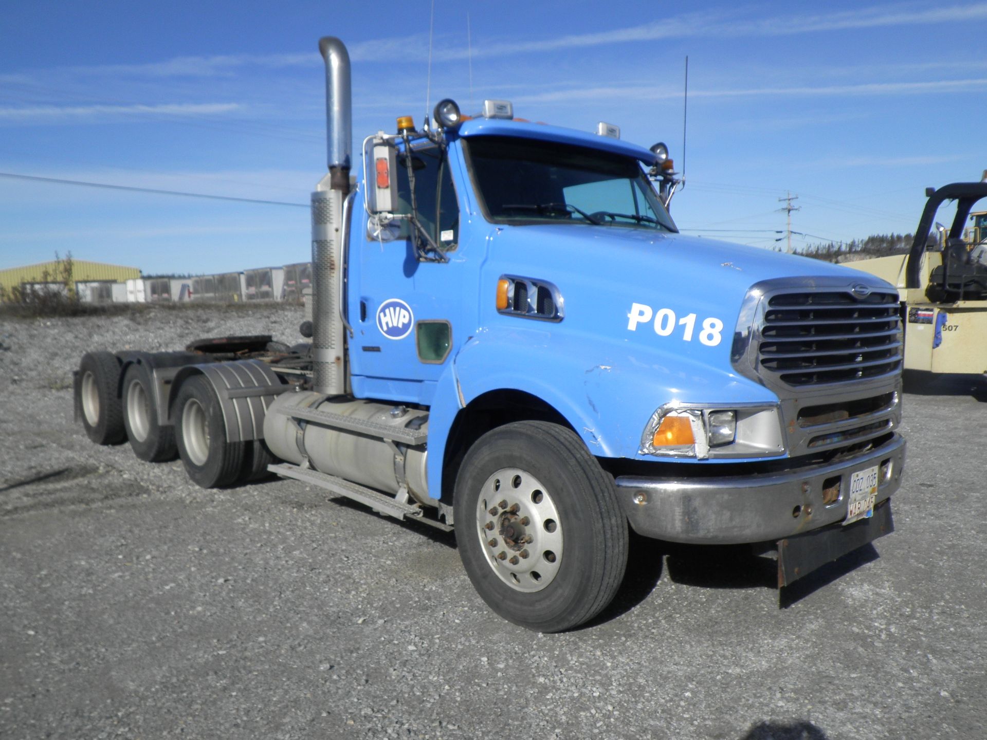 2008 STERLING MODEL L9500 TRI-AXLE (LIFT AXLE) TRUCK TRACTOR S/N 2FWNAZAV78AZ50308 W/ CAT MODEL - Image 4 of 4