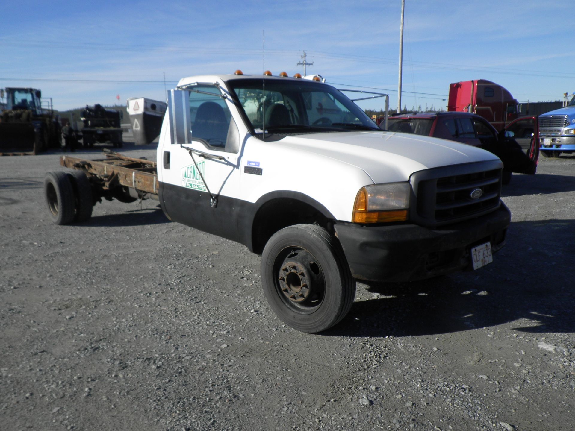 1999 FORD 550 SUPER DUTY CAB & CHASSIS W/ 7.3 LITRE FORD DIESEL, AUTO TRANS., S/N 1FDAF56F0XEE95353, - Image 2 of 7