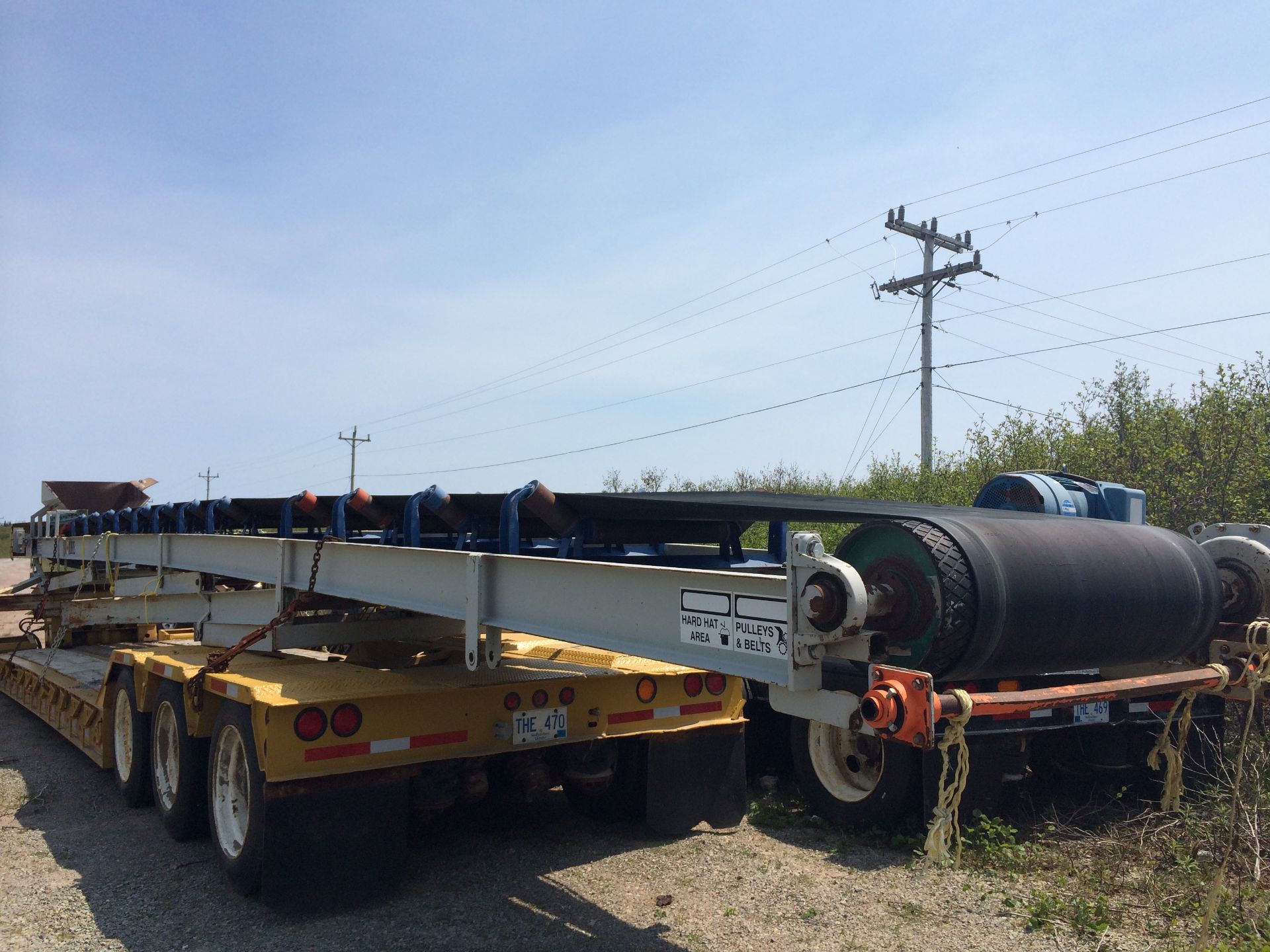 1999 EAGAR BEAVER MODEL 55GLS 55-TON TRI-AXLE LOWBOY TRAILER S/N 112SD2480XL053317