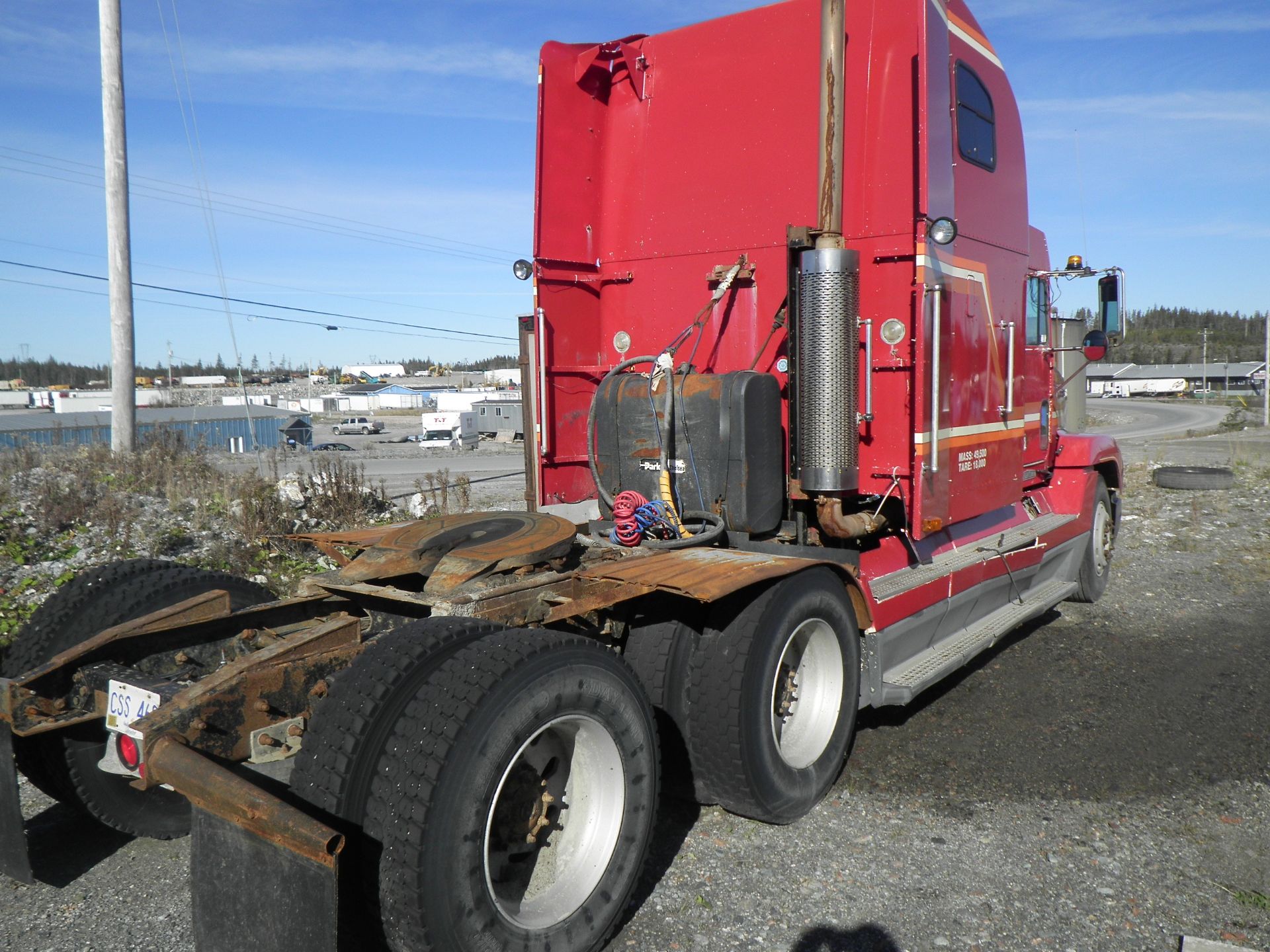 1996 FREIGHTLINER MODEL FLD120 T/A TRUCK TRACTOR, S/N 2FUYDSEB6TA678010 W/ DD SERIES 60 ENGINE ( - Image 3 of 4