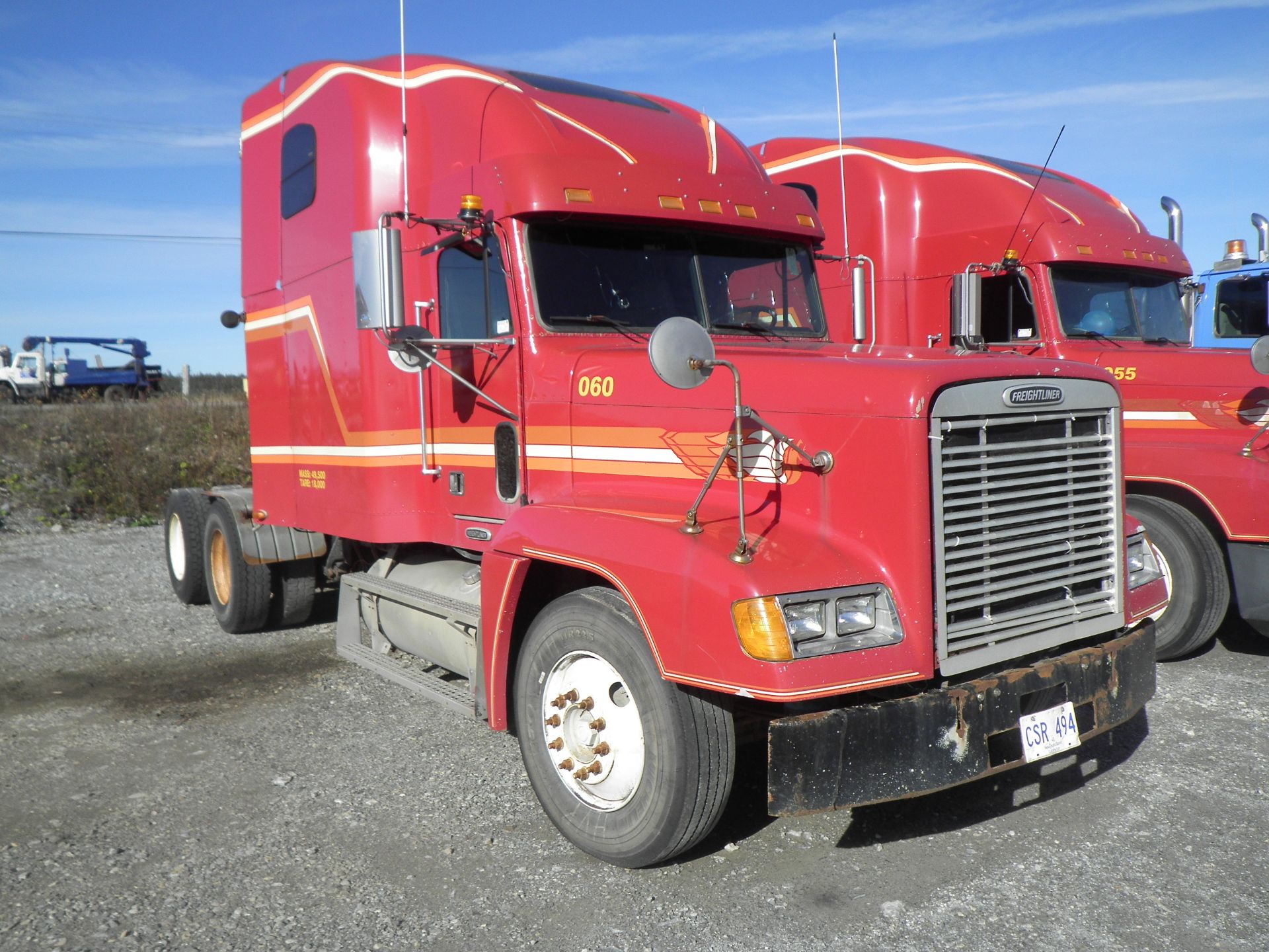 2000 FREIGHTLINER MODEL FLD120 T/A TRUCK TRACTOR, S/N 1FUYDSEB6YLF74766 W/ DD SERIES 60 ENGINE ( - Image 4 of 4