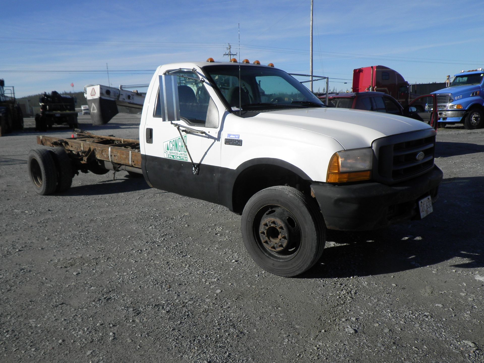 1999 FORD 550 SUPER DUTY CAB & CHASSIS W/ 7.3 LITRE FORD DIESEL, AUTO TRANS., S/N 1FDAF56F0XEE95353, - Image 3 of 7